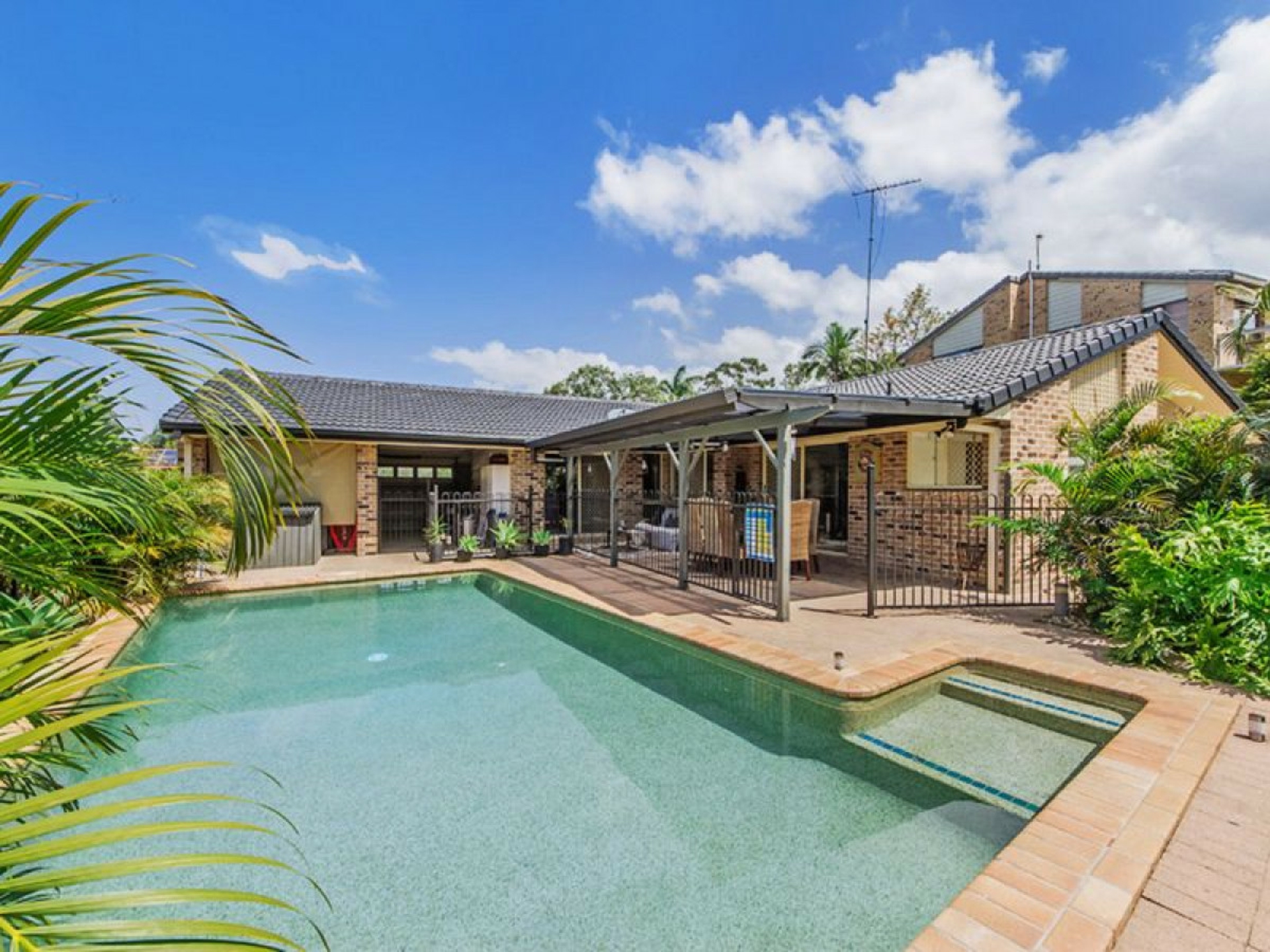 31 California Drive Oxenford QLD