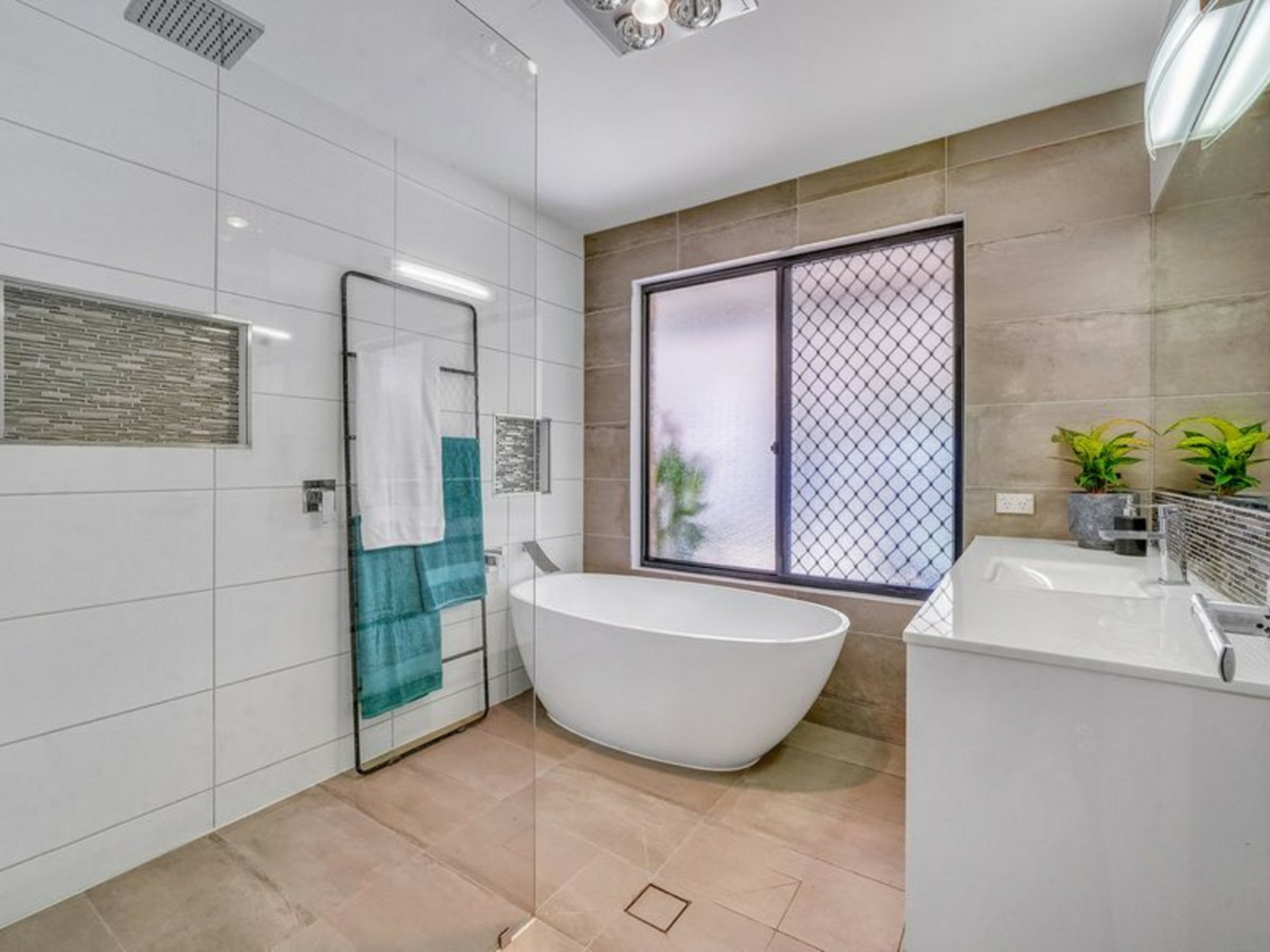 5 Tibouchina Court, HELENSVALE
