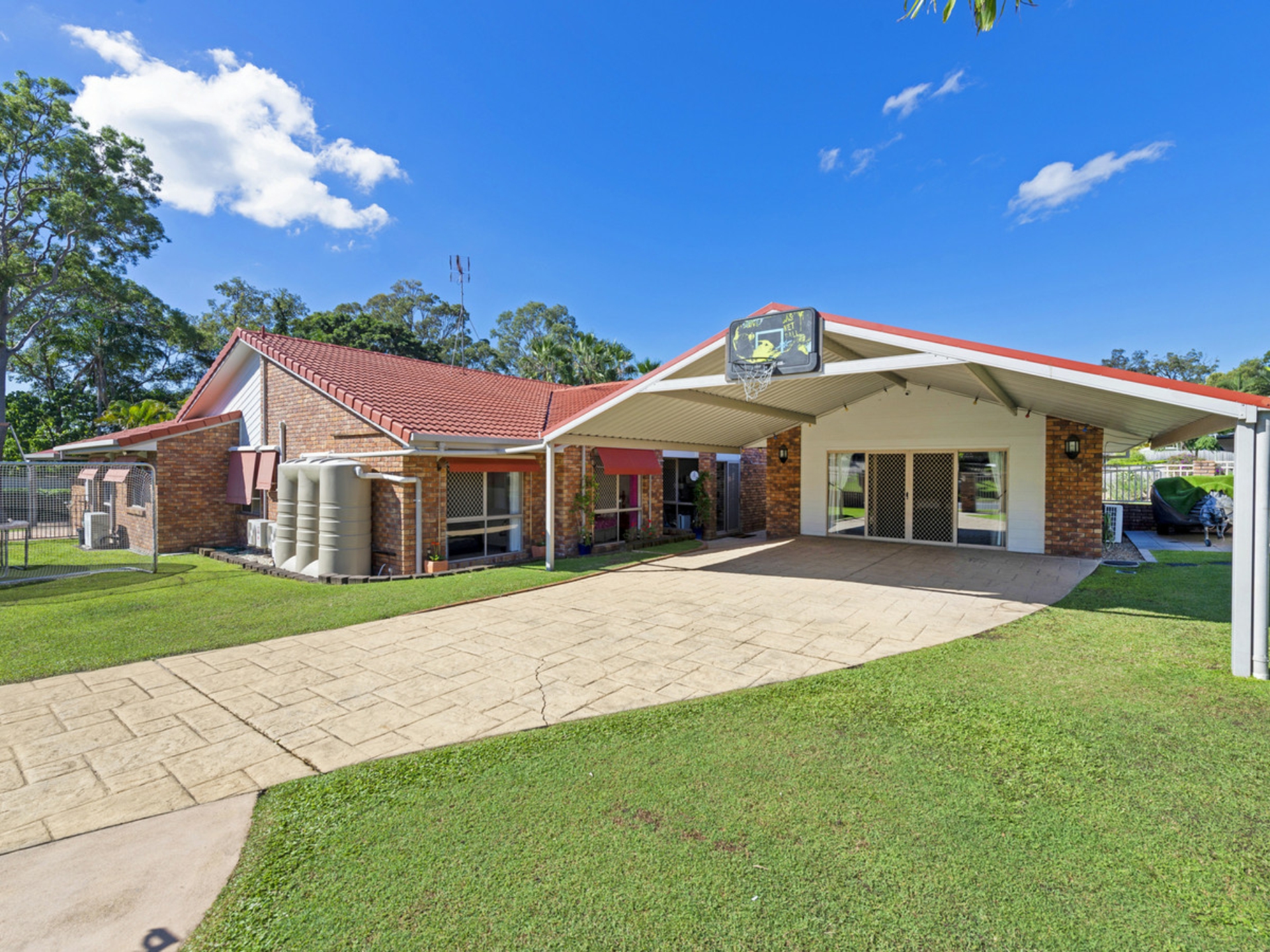 40 Latrobe Avenue, HELENSVALE