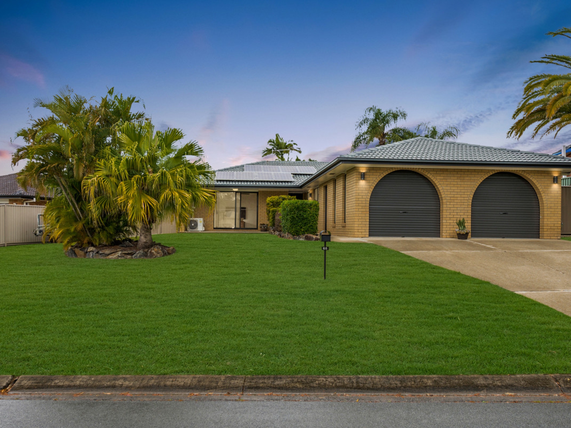 68 Parkes Drive Helensvale QLD