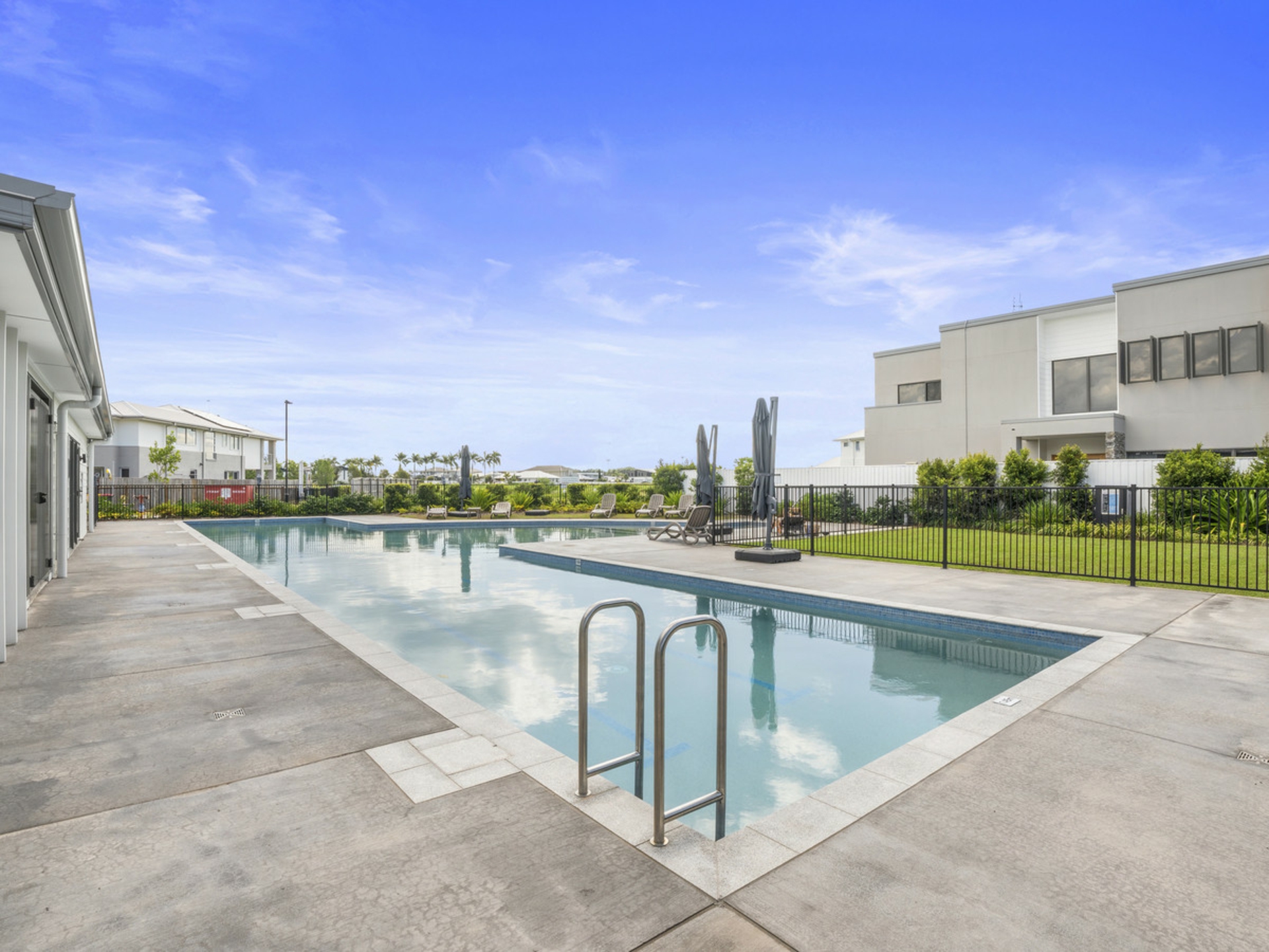 63/1 Lyra Avenue, HOPE ISLAND