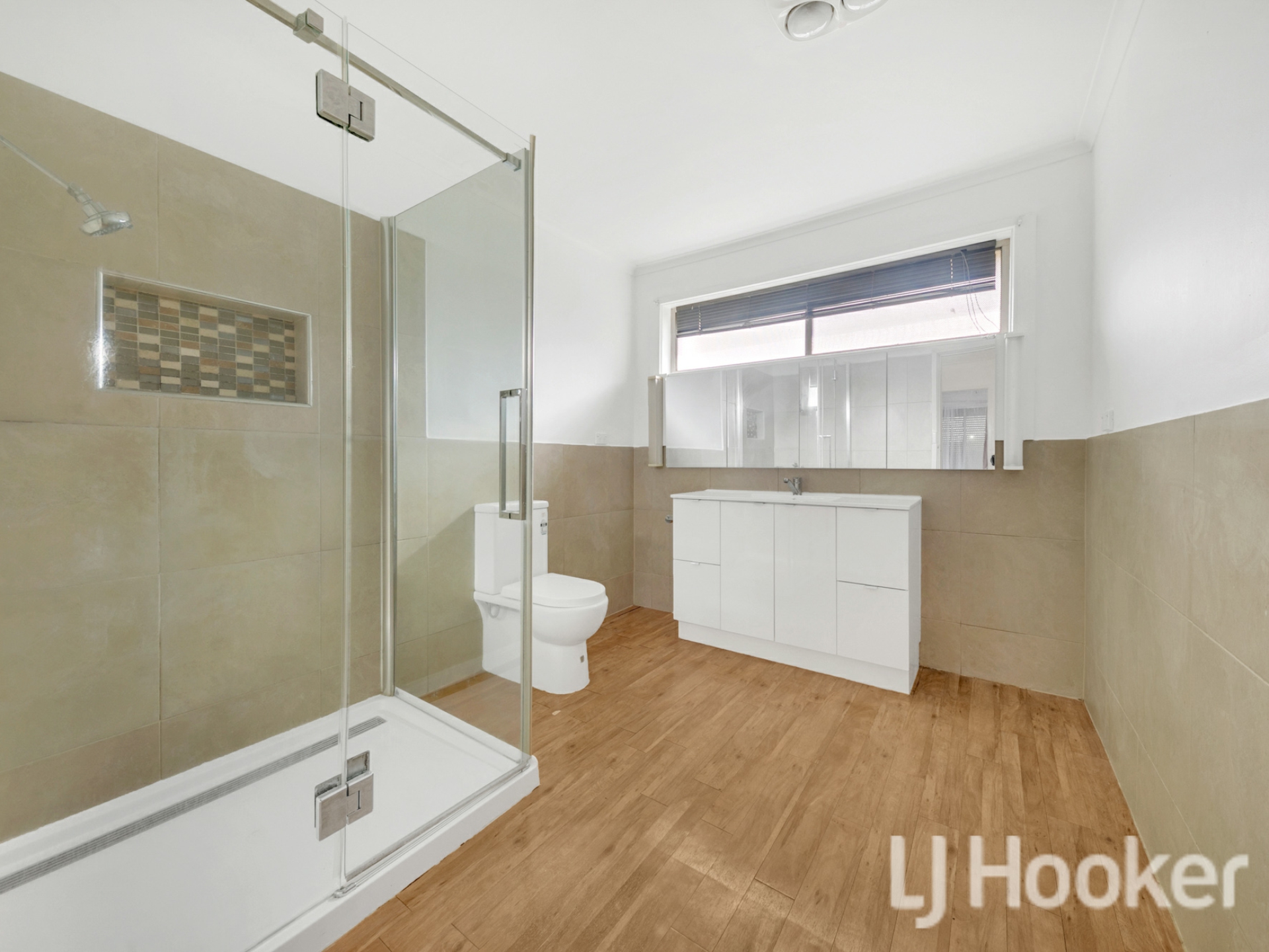 13 Quail Cres Melton VIC