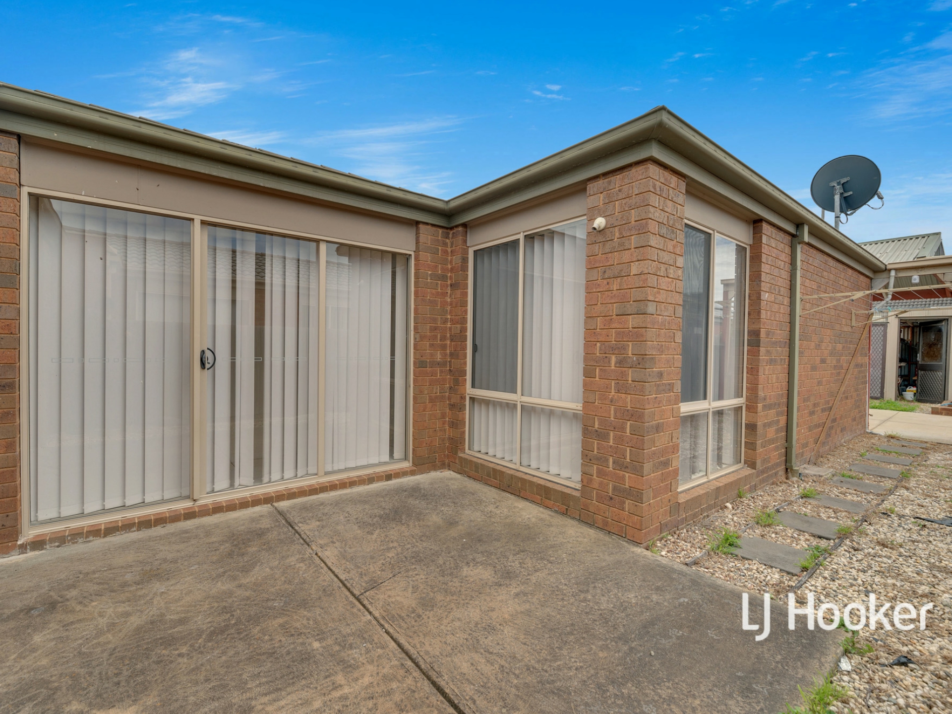 15 Sutton Grove, MELTON WEST