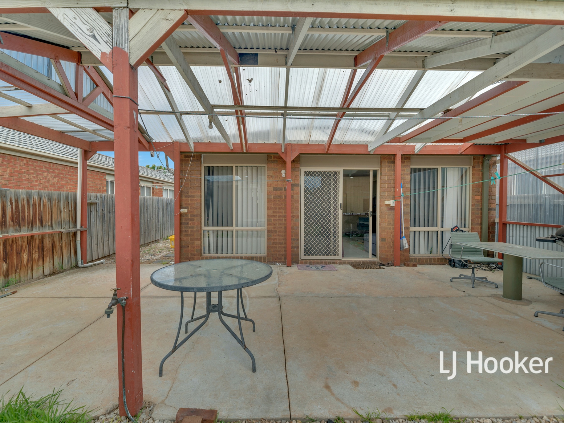 15 Sutton Grove, MELTON WEST