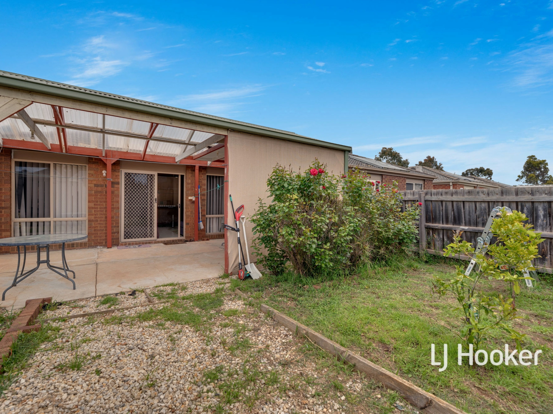 15 Sutton Grove, MELTON WEST