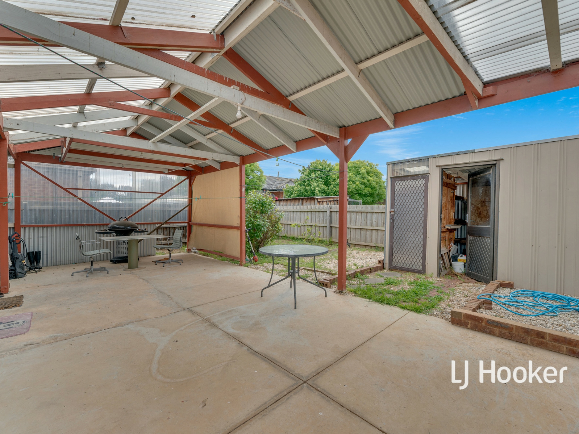 15 Sutton Grove, MELTON WEST