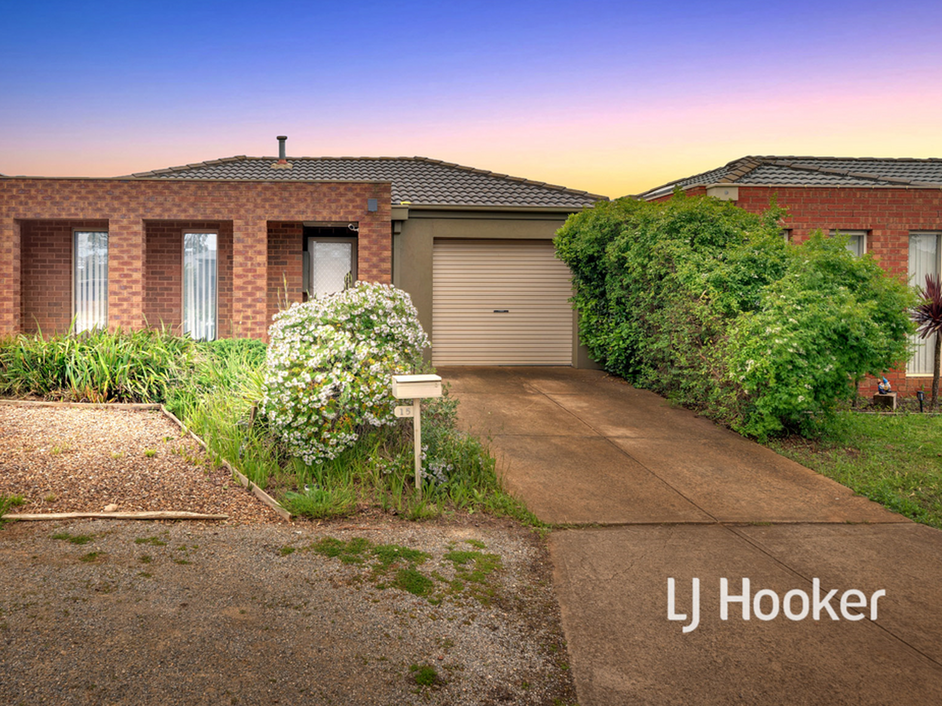 15 Sutton Grove, MELTON WEST