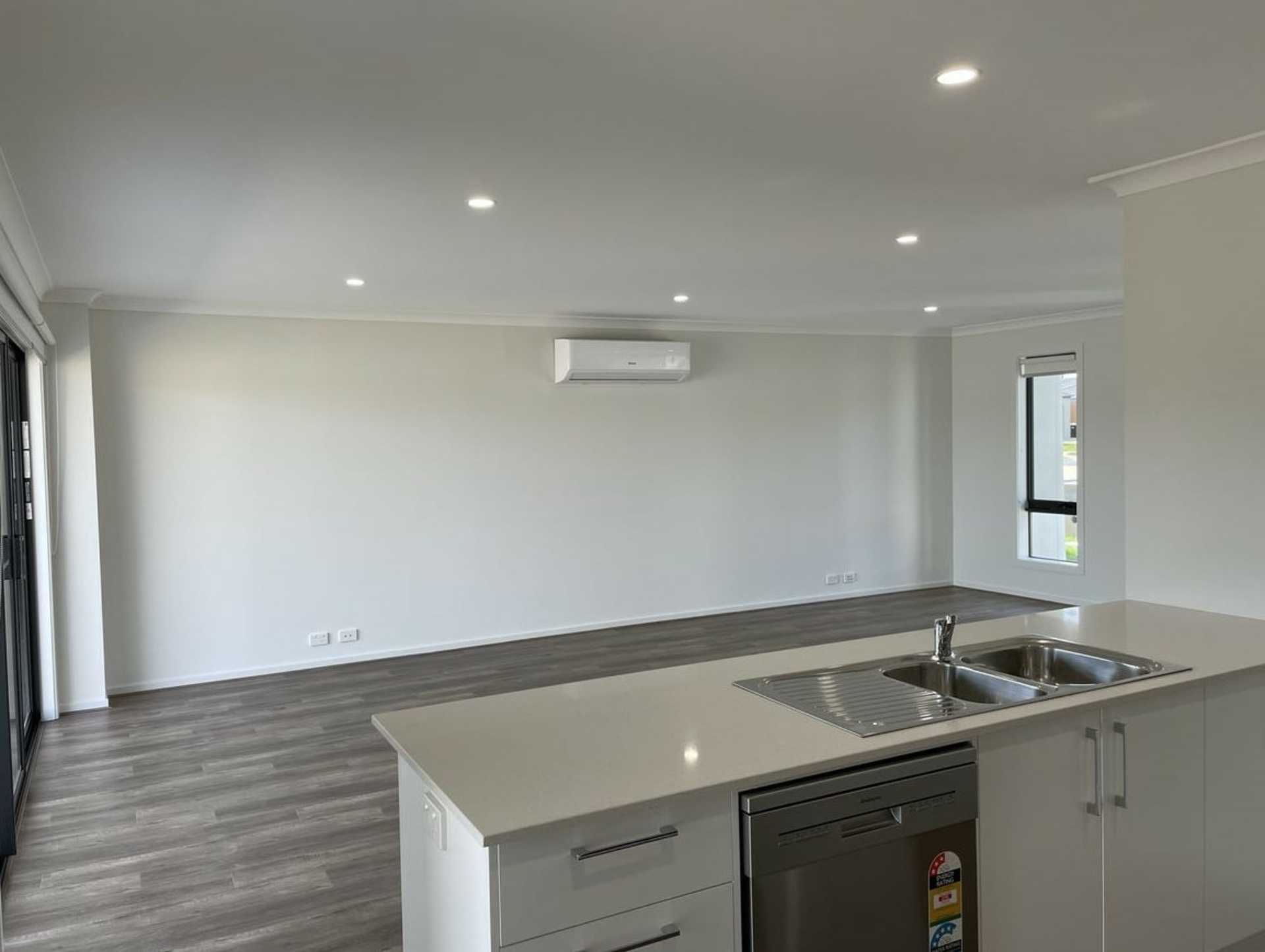 37 Oldbridge Boulevard, WEIR VIEWS