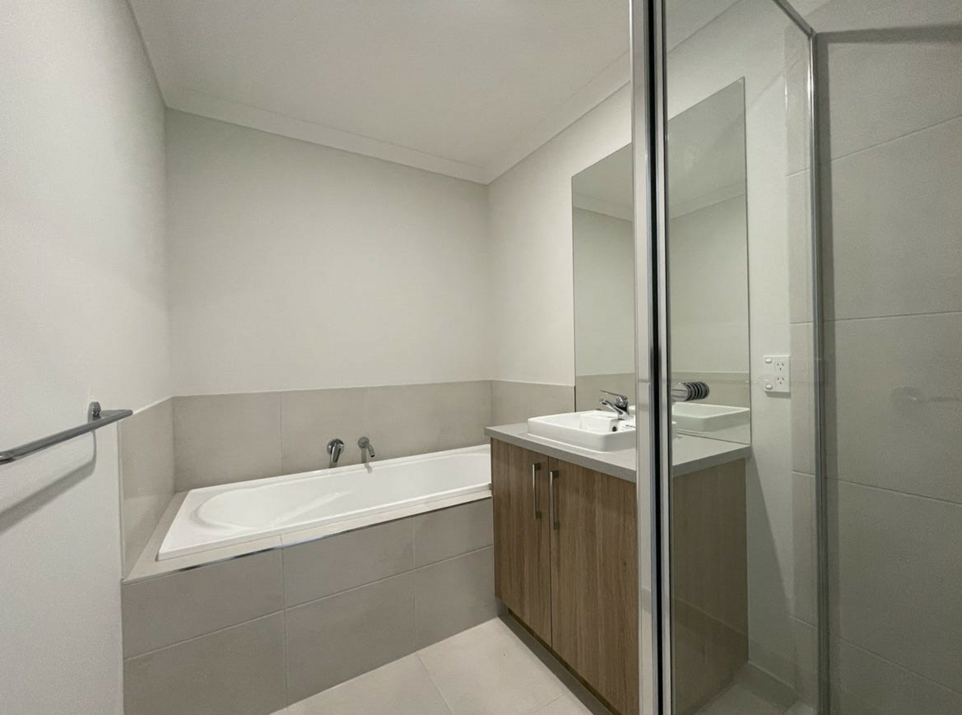 37 Oldbridge Boulevard, WEIR VIEWS