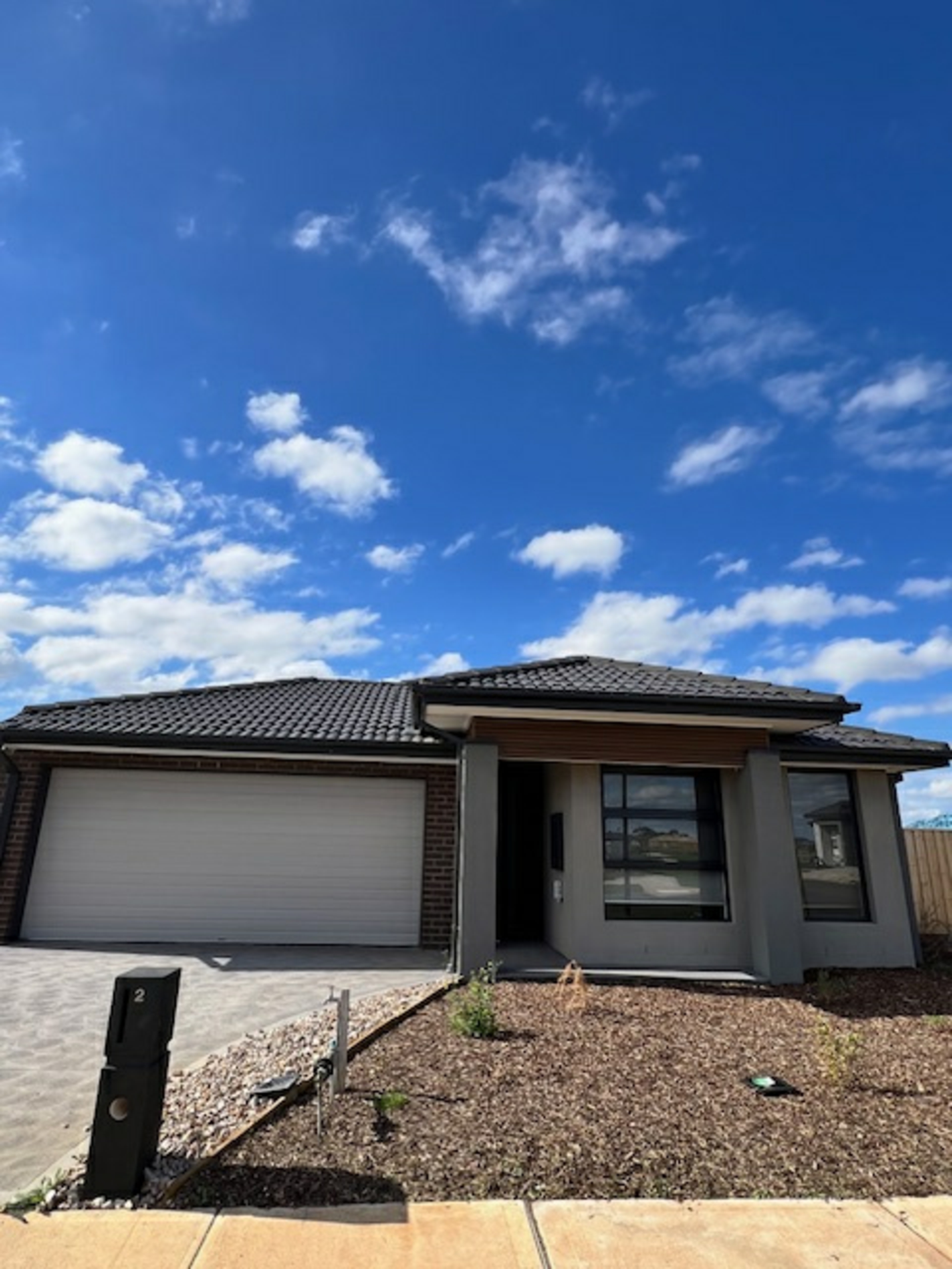 2 Slinky Street Deanside VIC