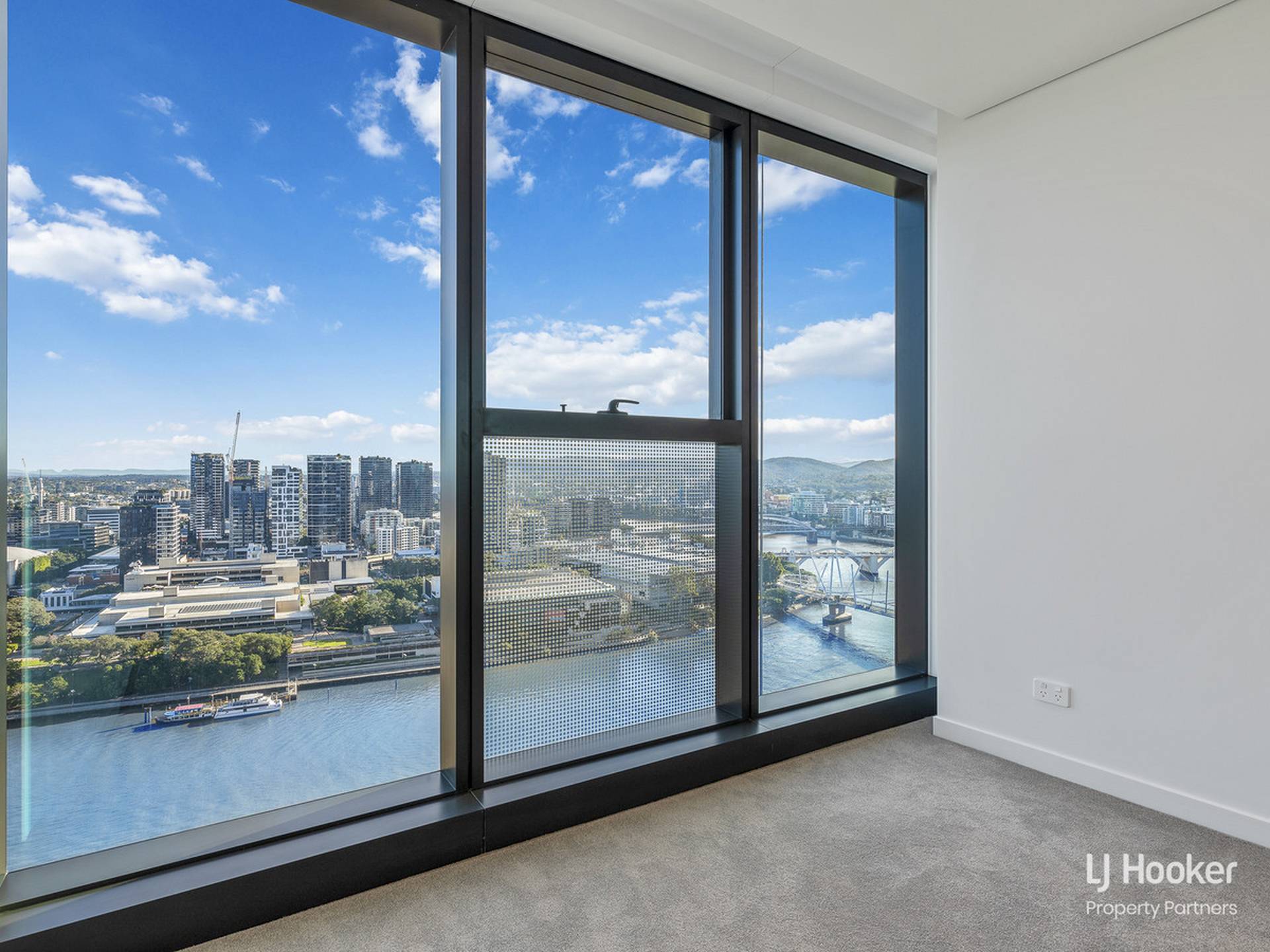 2303/8 Adelaide Street — photo 5 of 26