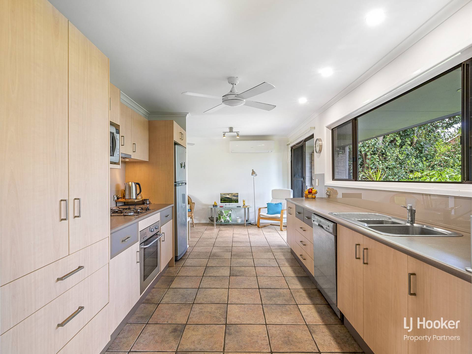 434 Warrigal Road — photo 4 of 20