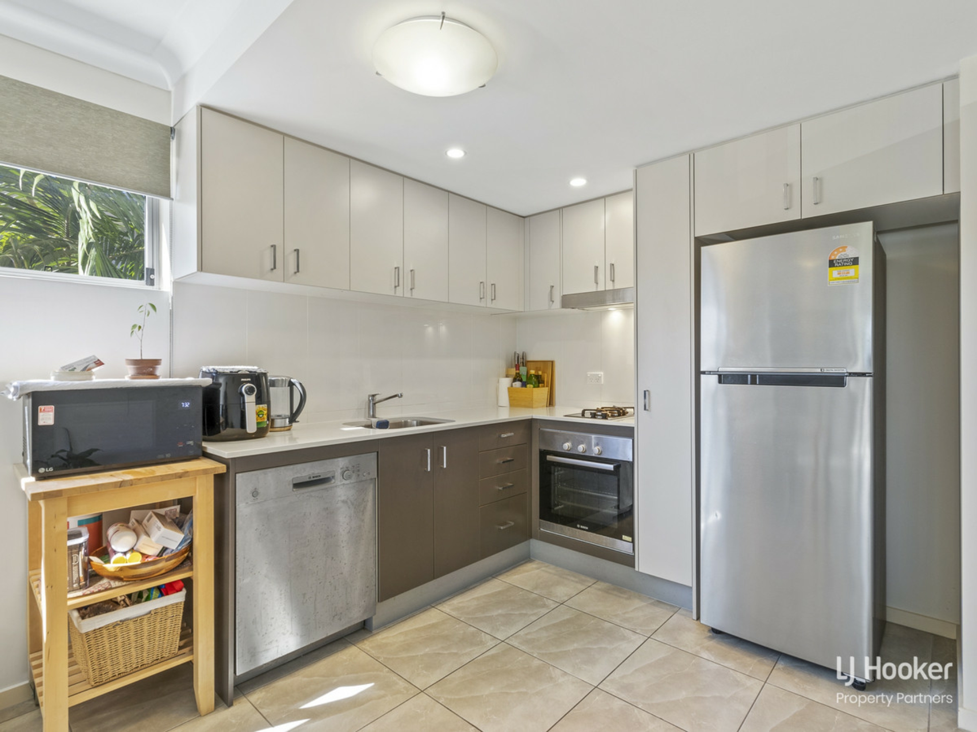 2/5 Springwood Street — photo 4 of 9