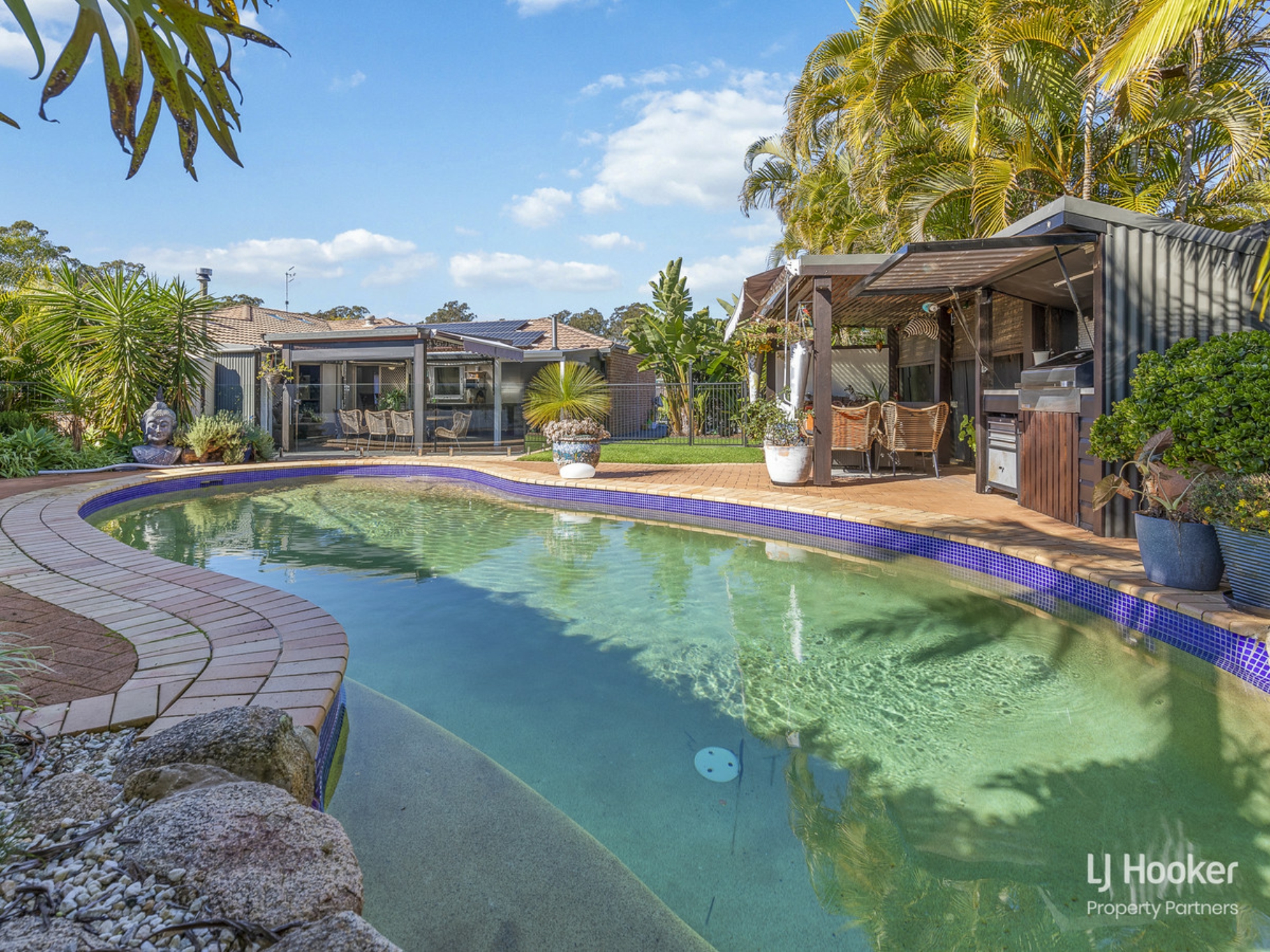 1 Flora Court — photo 3 of 26