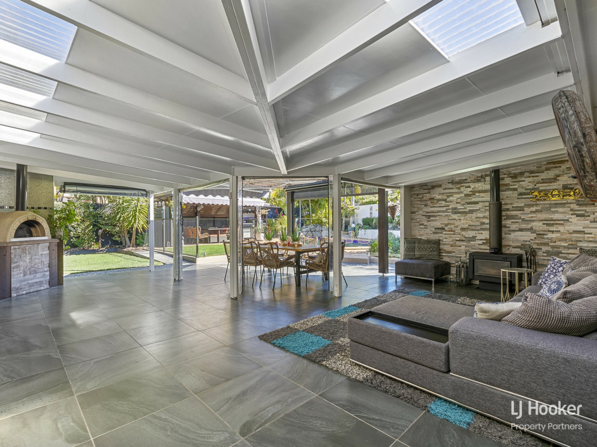 1 Flora Court — photo 4 of 26