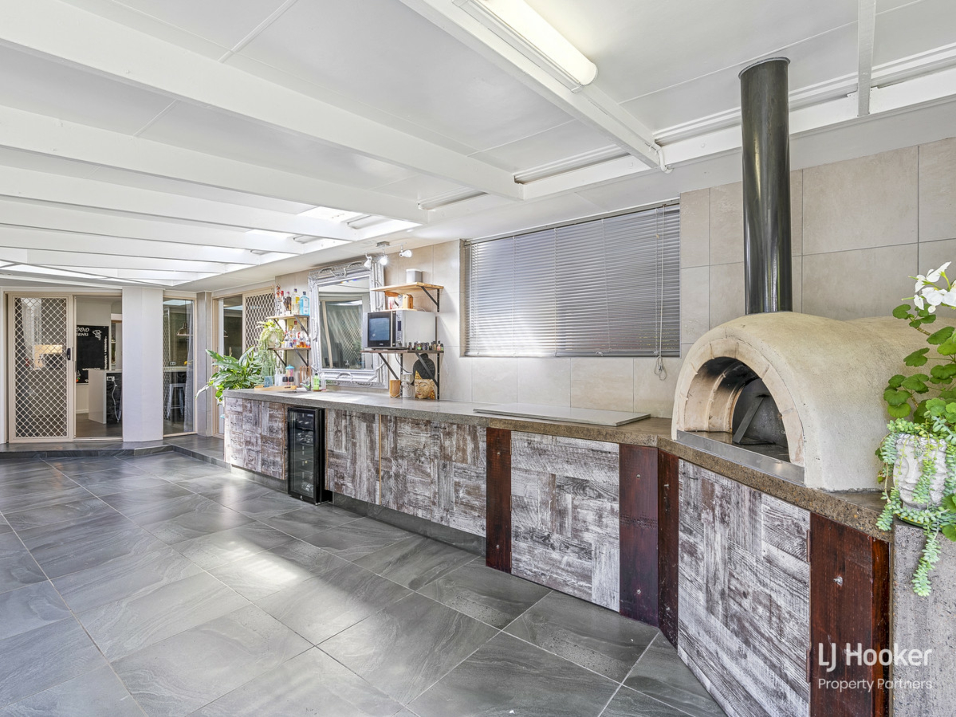 1 Flora Court — photo 9 of 26