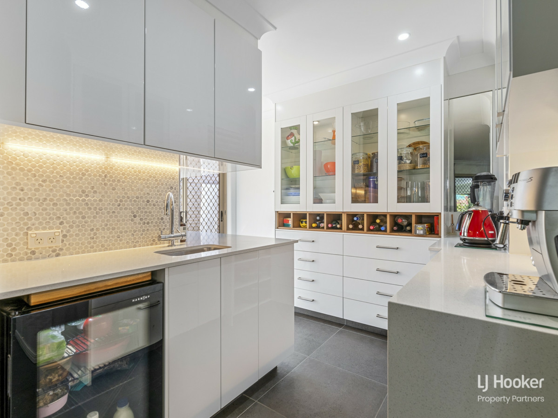 1 Flora Court — photo 14 of 26