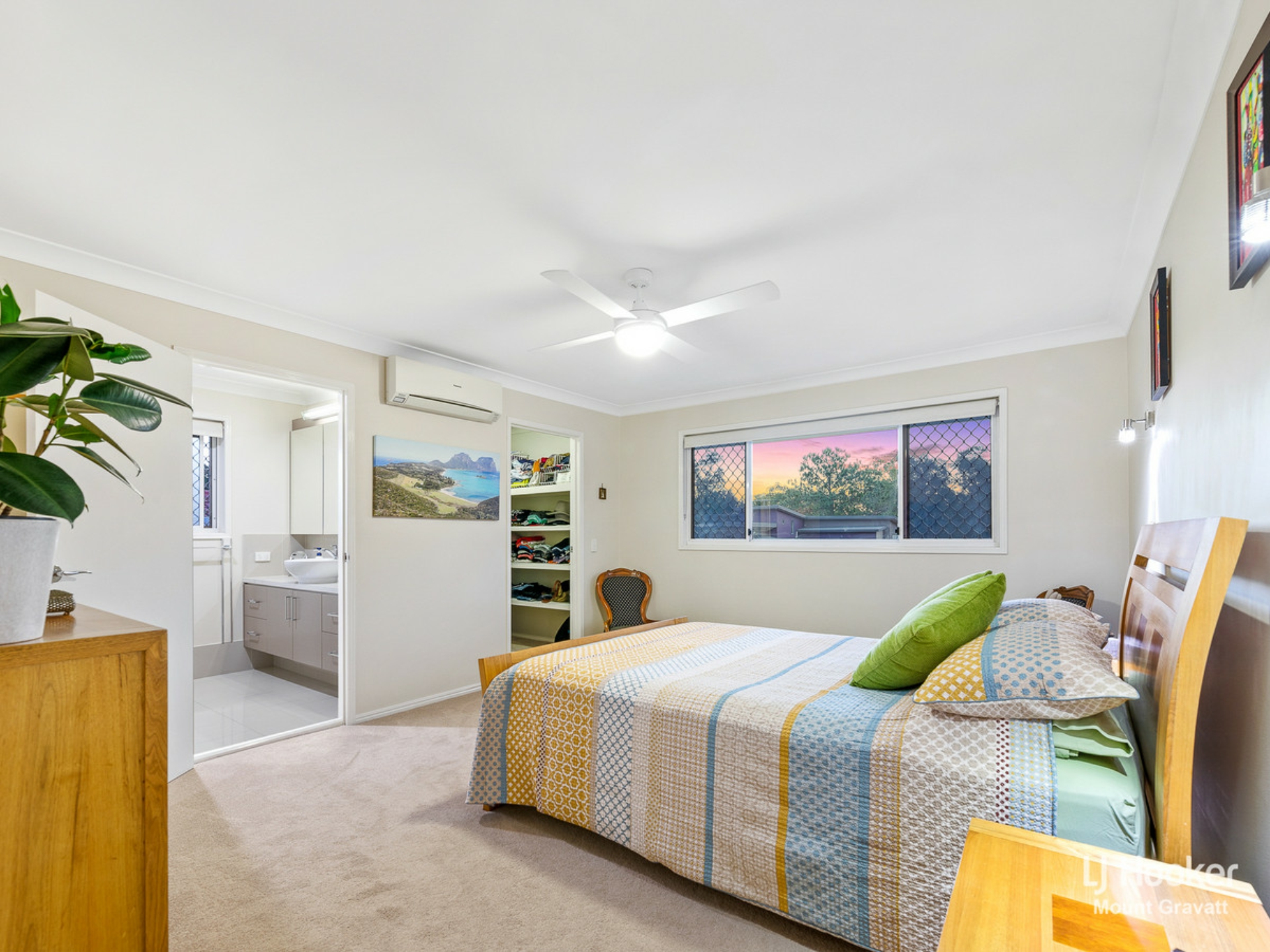 23 Blue Grass Crescent, EIGHT MILE PLAINS