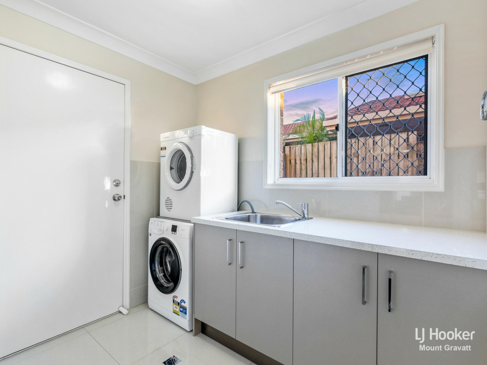 23 Blue Grass Crescent, EIGHT MILE PLAINS