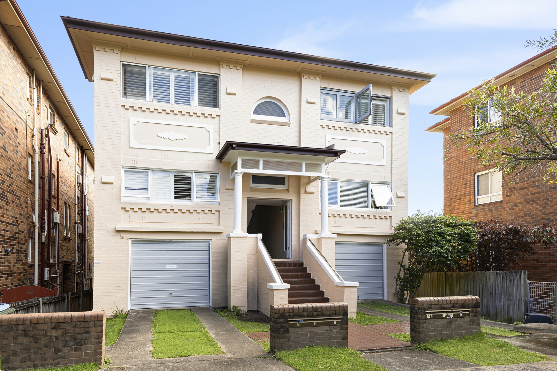 5/17 Ramsgate Avenue — photo from LJ Hooker Bondi Beach