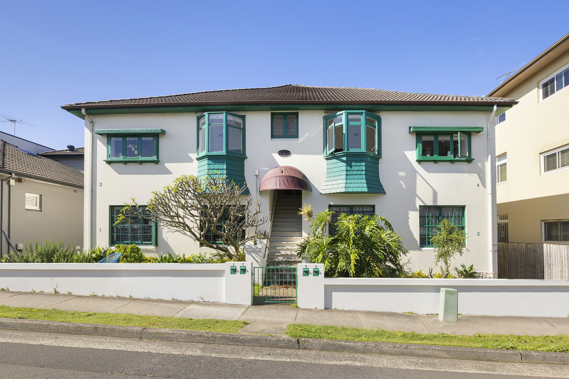 1/4 Glasgow Avenue — photo from LJ Hooker Bondi Beach
