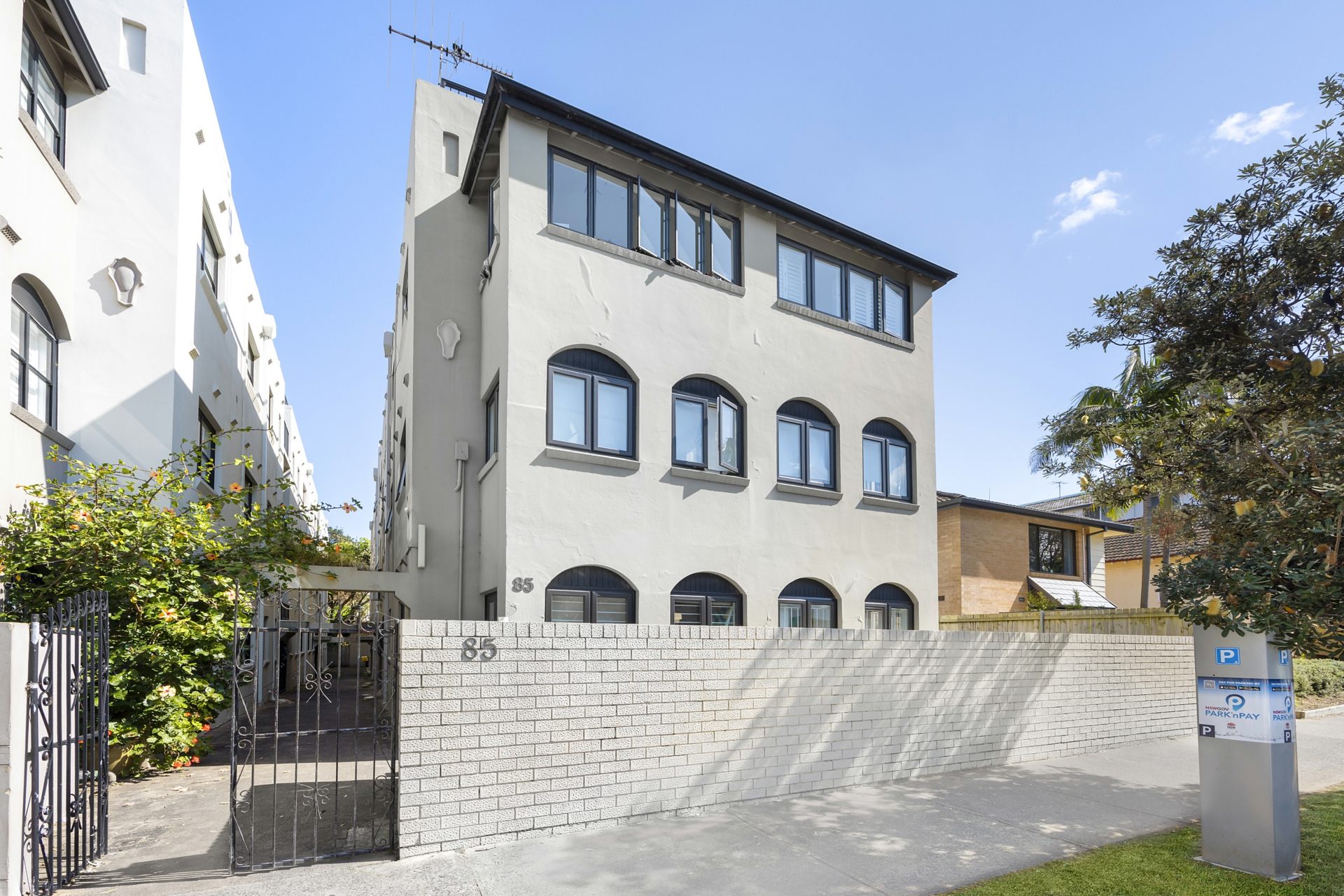6/85 Roscoe Street — photo from LJ Hooker Bondi Beach