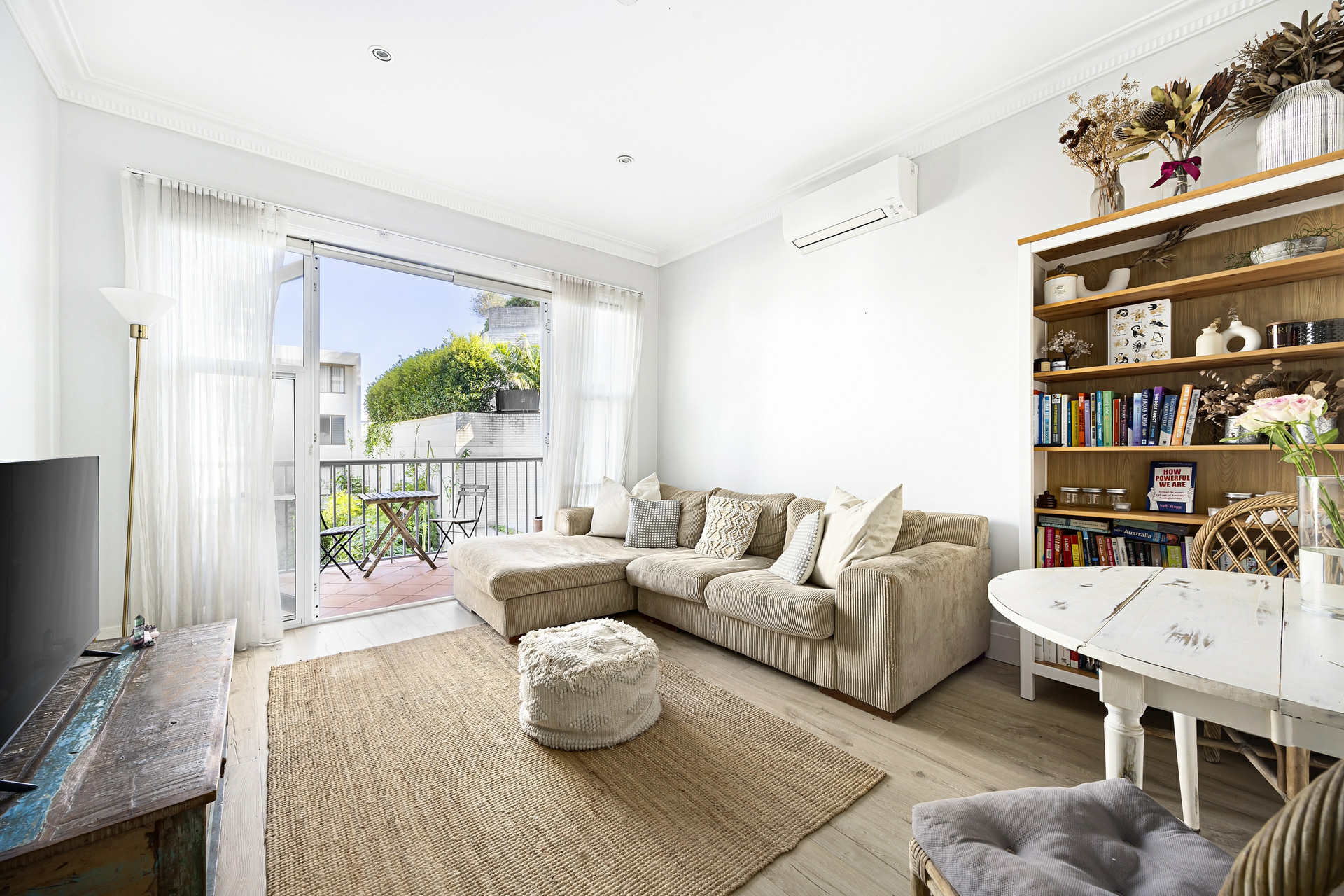 7/102-106 Campbell Parade — photo from LJ Hooker Bondi Junction