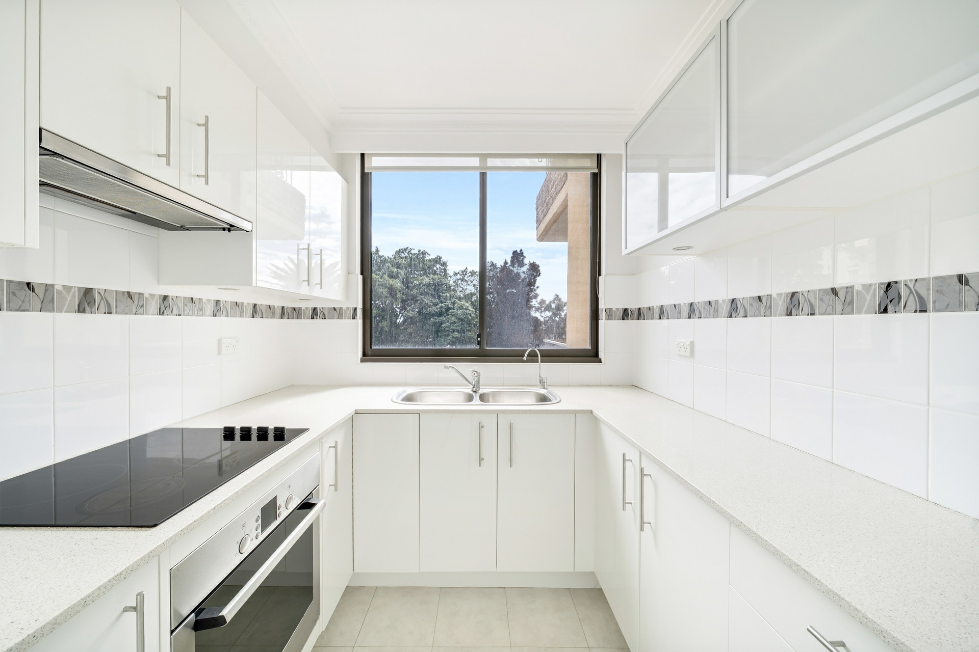 2B/15-19 Waverley Crescent — photo 5 of 7