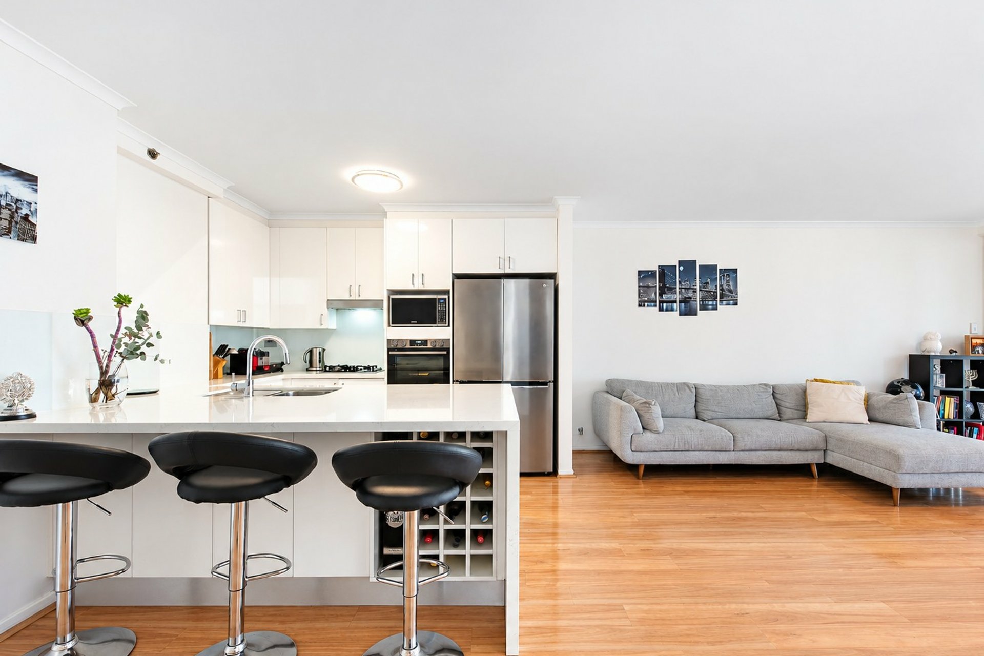 131/18-34 Waverley Street — photo 3 of 7