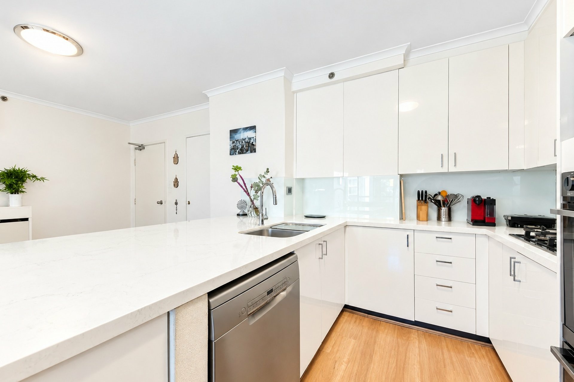 131/18-34 Waverley Street — photo 4 of 7