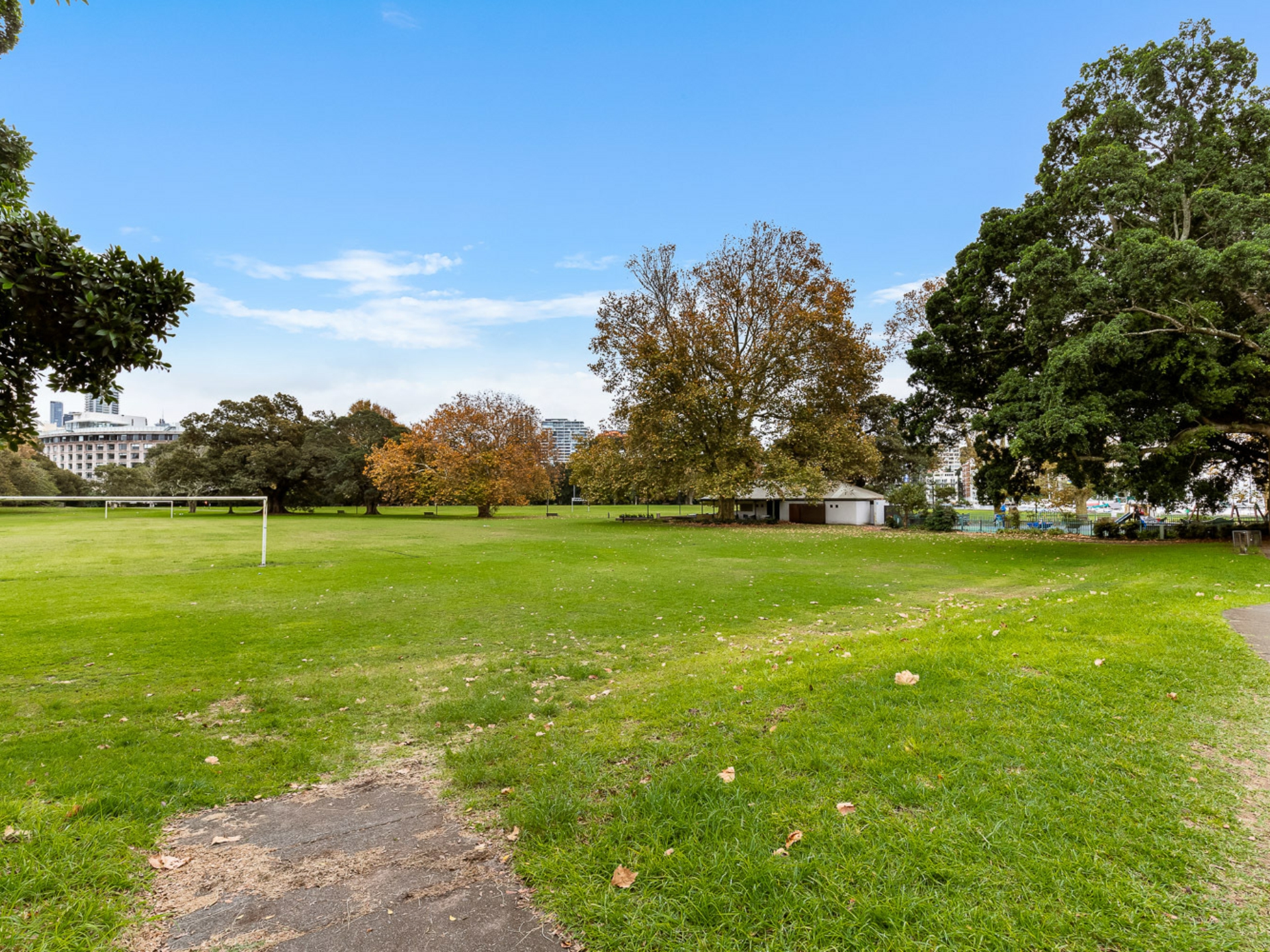 1/2 New Beach Road, DARLING POINT