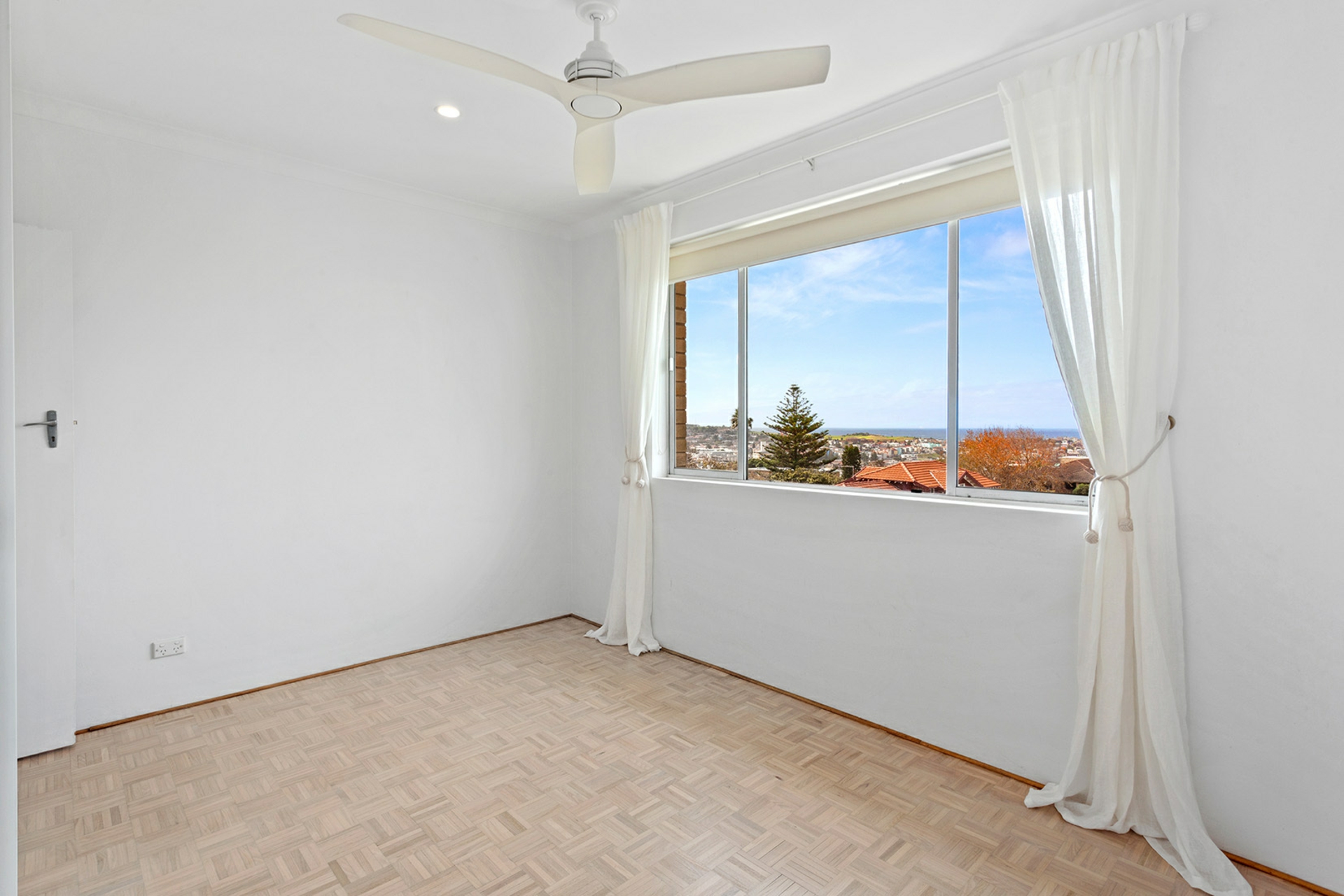 11/4 Castlefield Street, BONDI