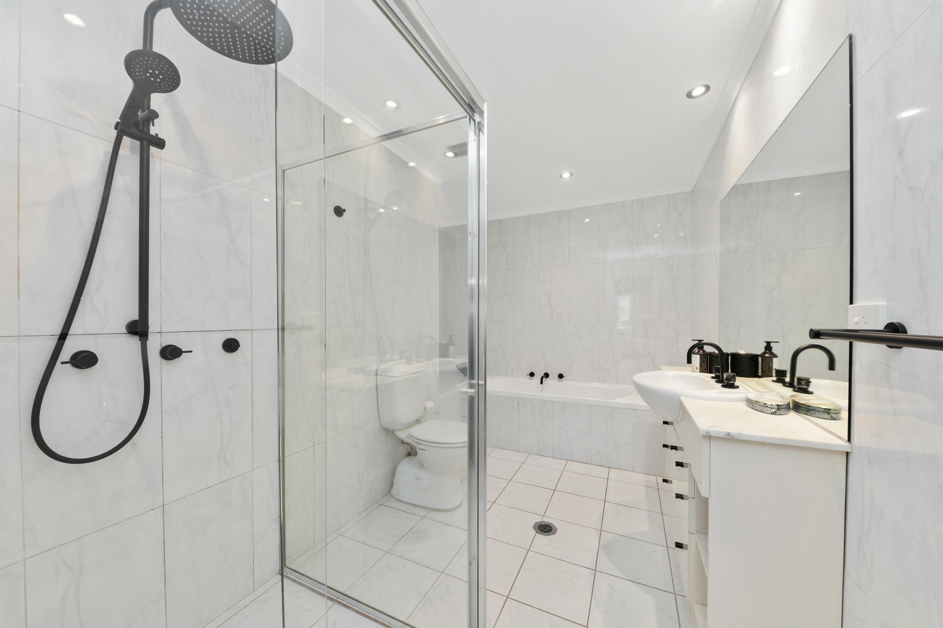 12/94-98 Ramsgate Avenue, BONDI BEACH