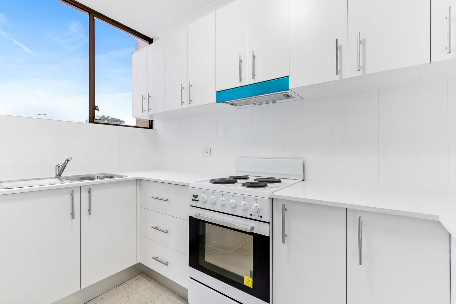 37/22-28 Penkivil Street, BONDI