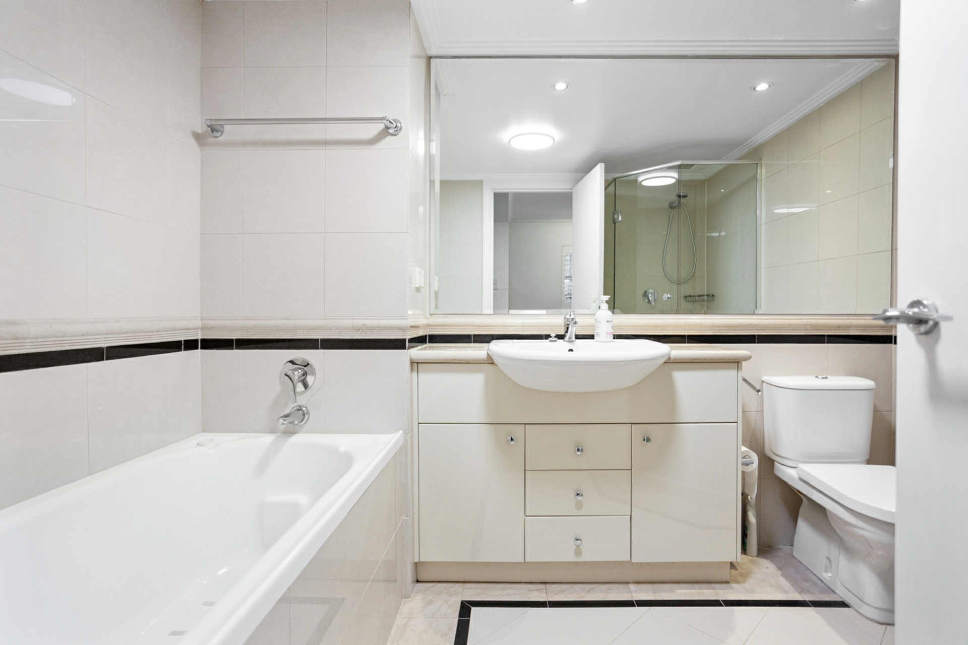 602/1-3 Banksia Road, BELLEVUE HILL