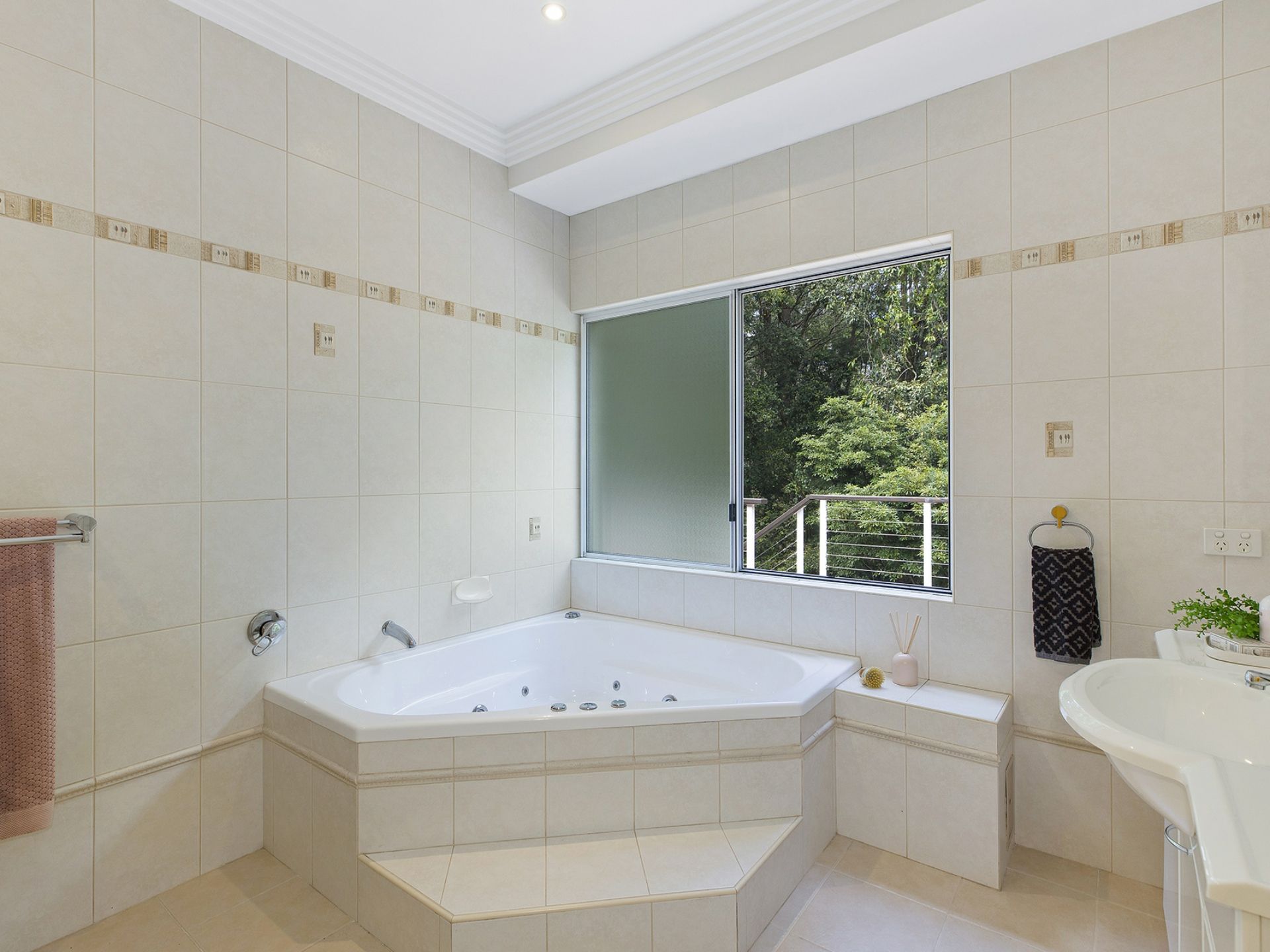 424 The Entrance Road, ERINA HEIGHTS