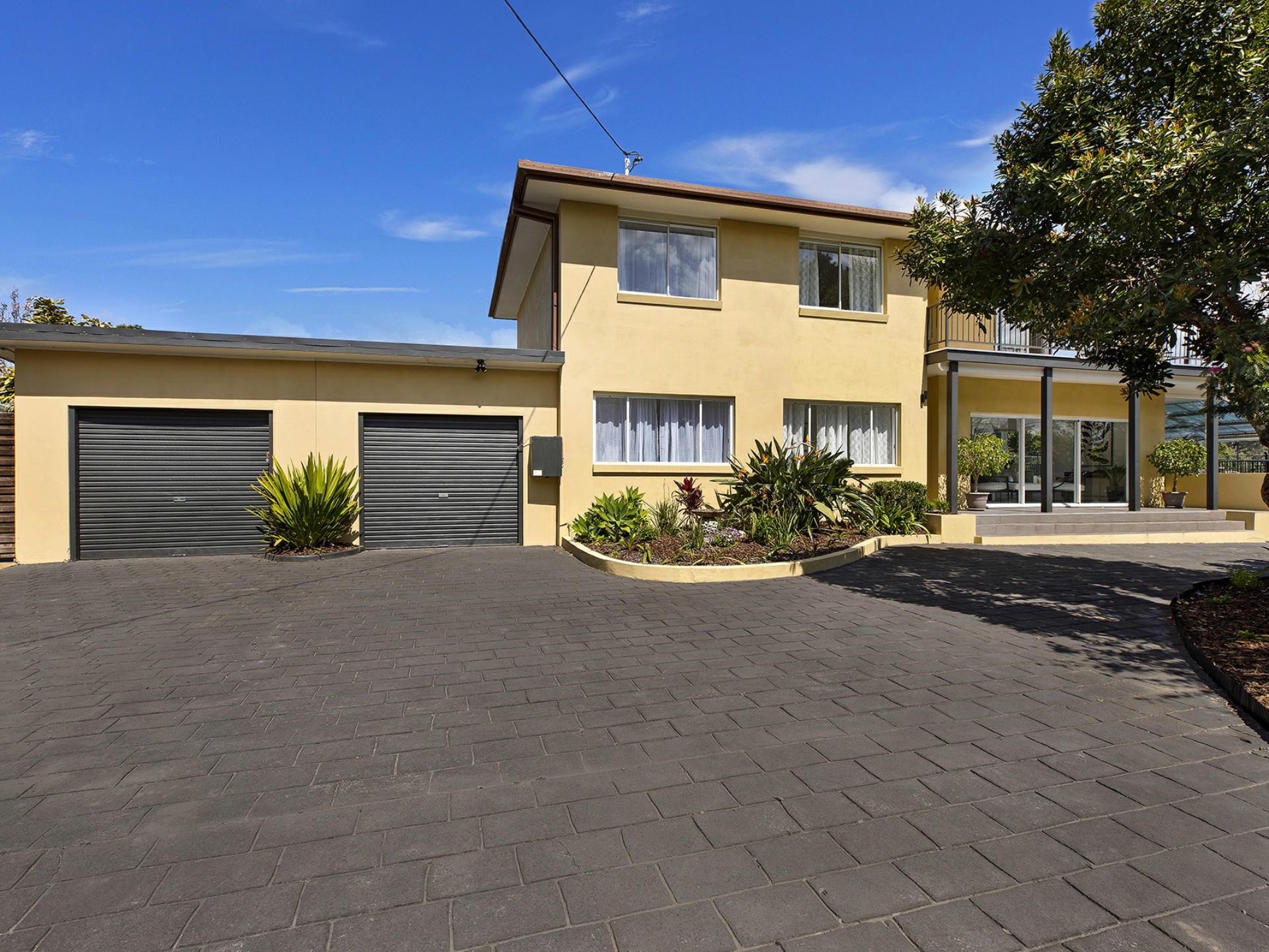 96 The Ridgeway, LISAROW