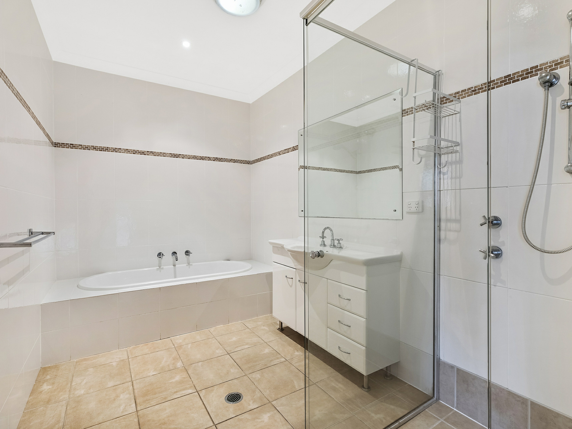 17/41-55 Terrigal Drive, TERRIGAL