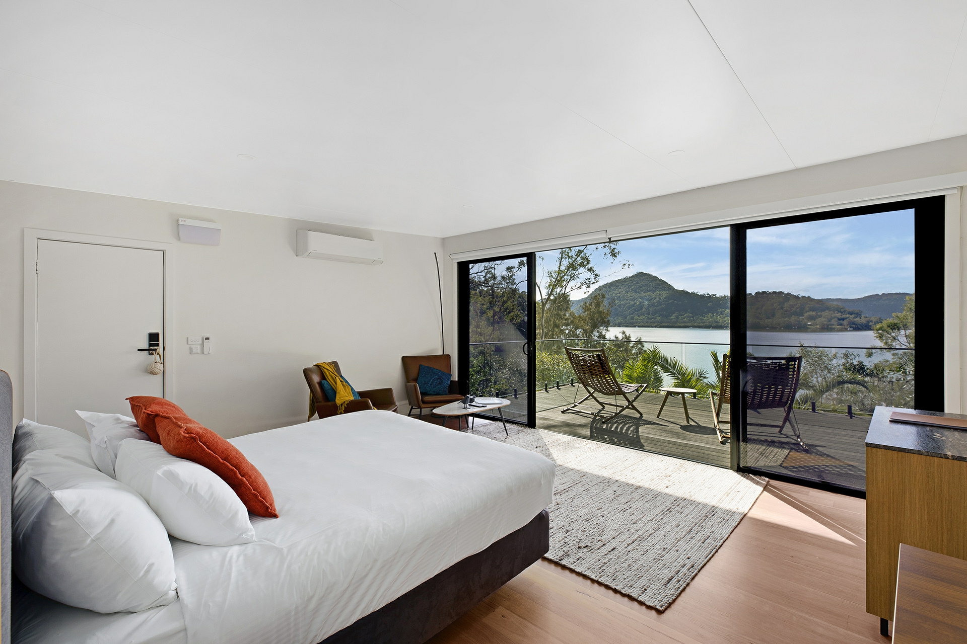 4 Fishermans Point, BEROWRA WATERS