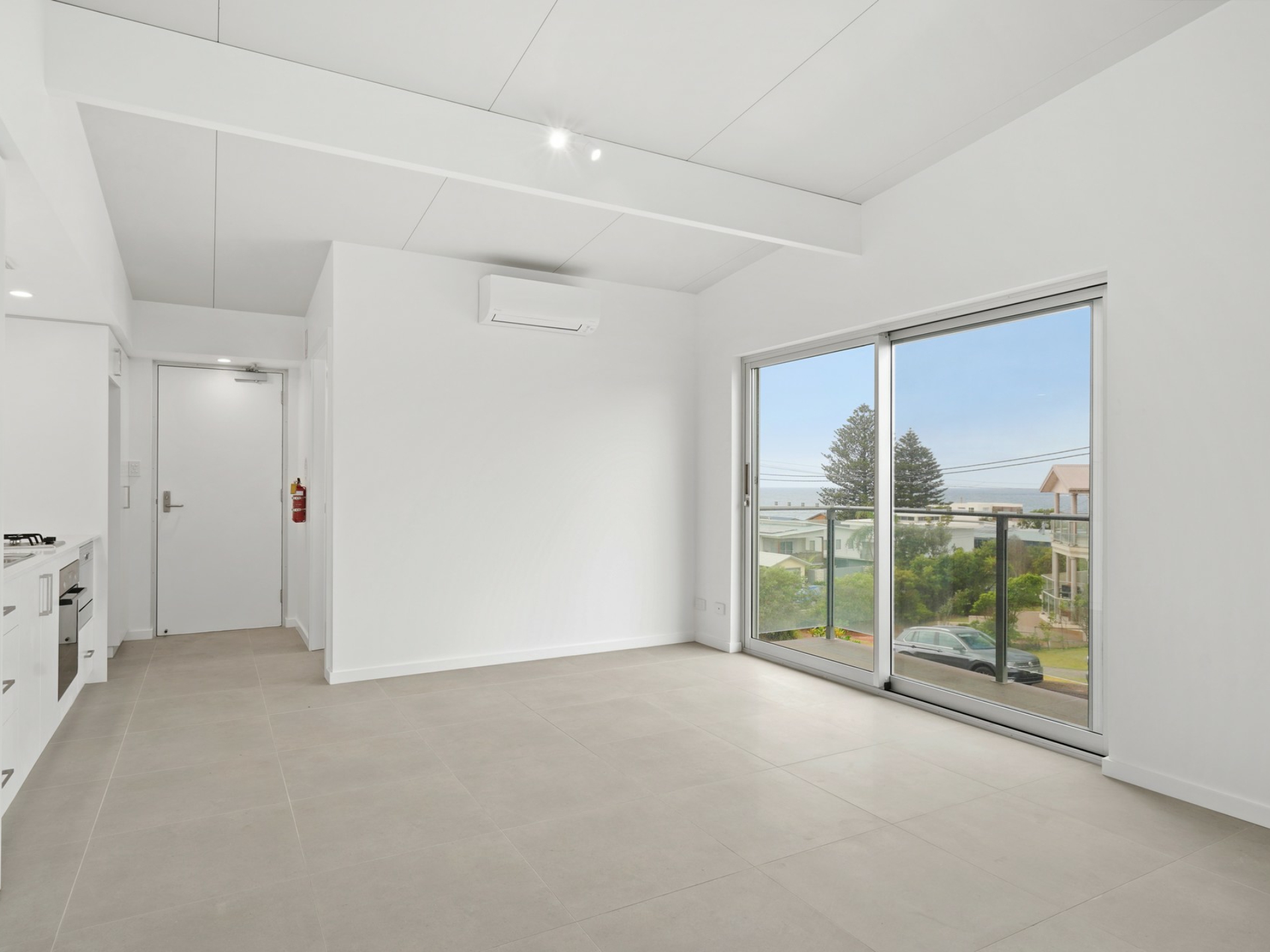 8/100 Ocean View Drive, WAMBERAL