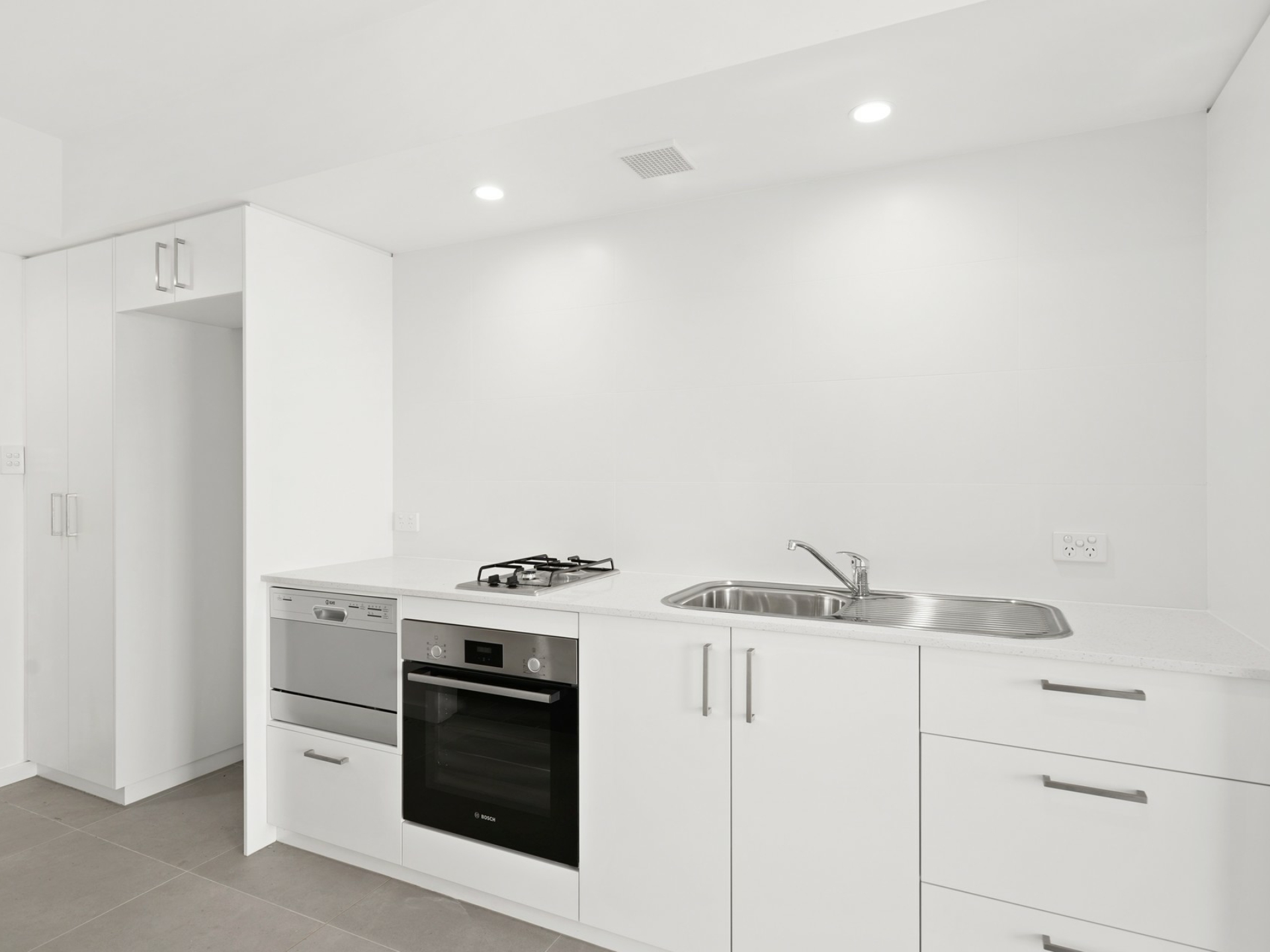 8/100 Ocean View Drive, WAMBERAL