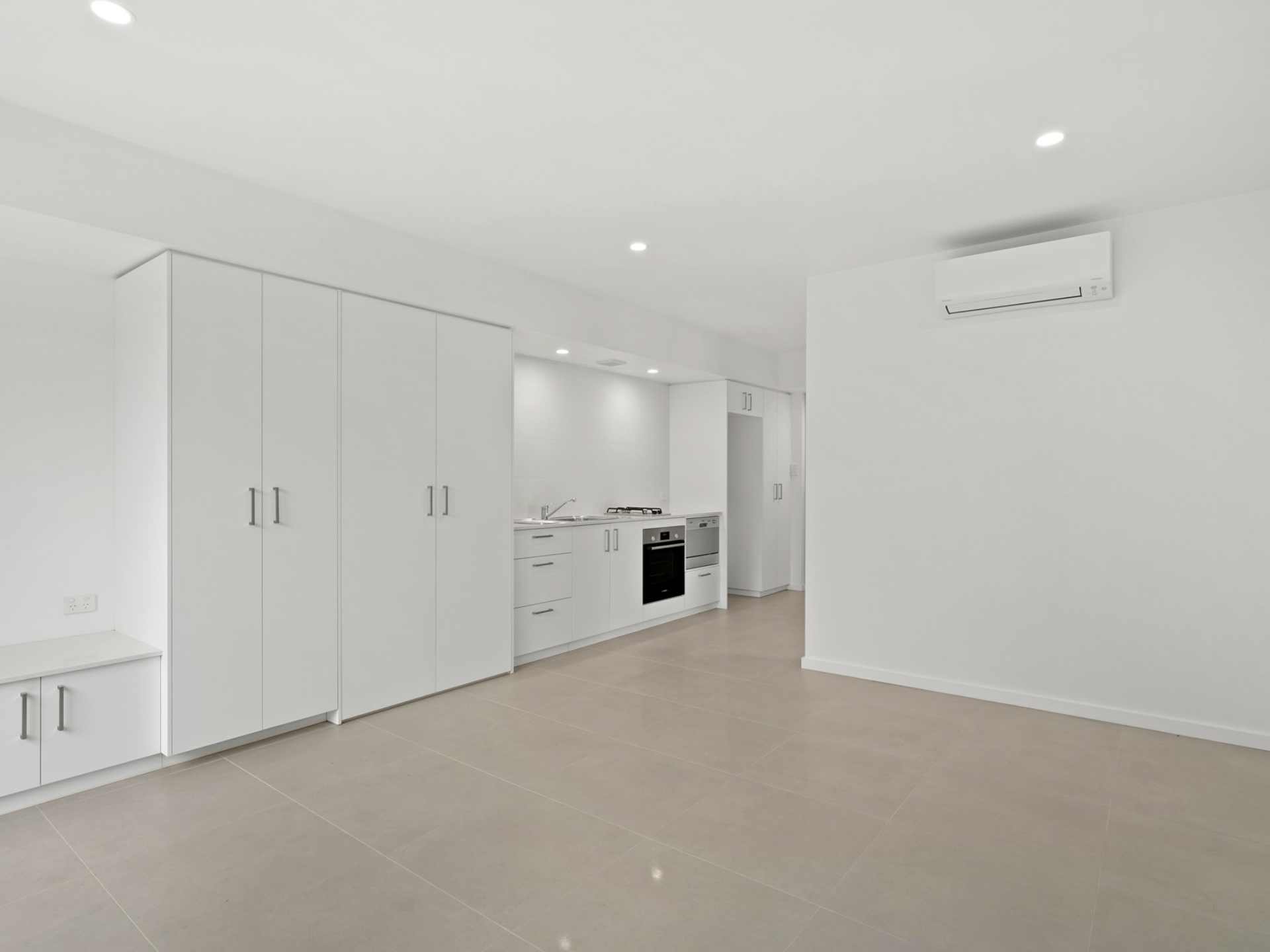 8/100 Ocean View Drive, WAMBERAL