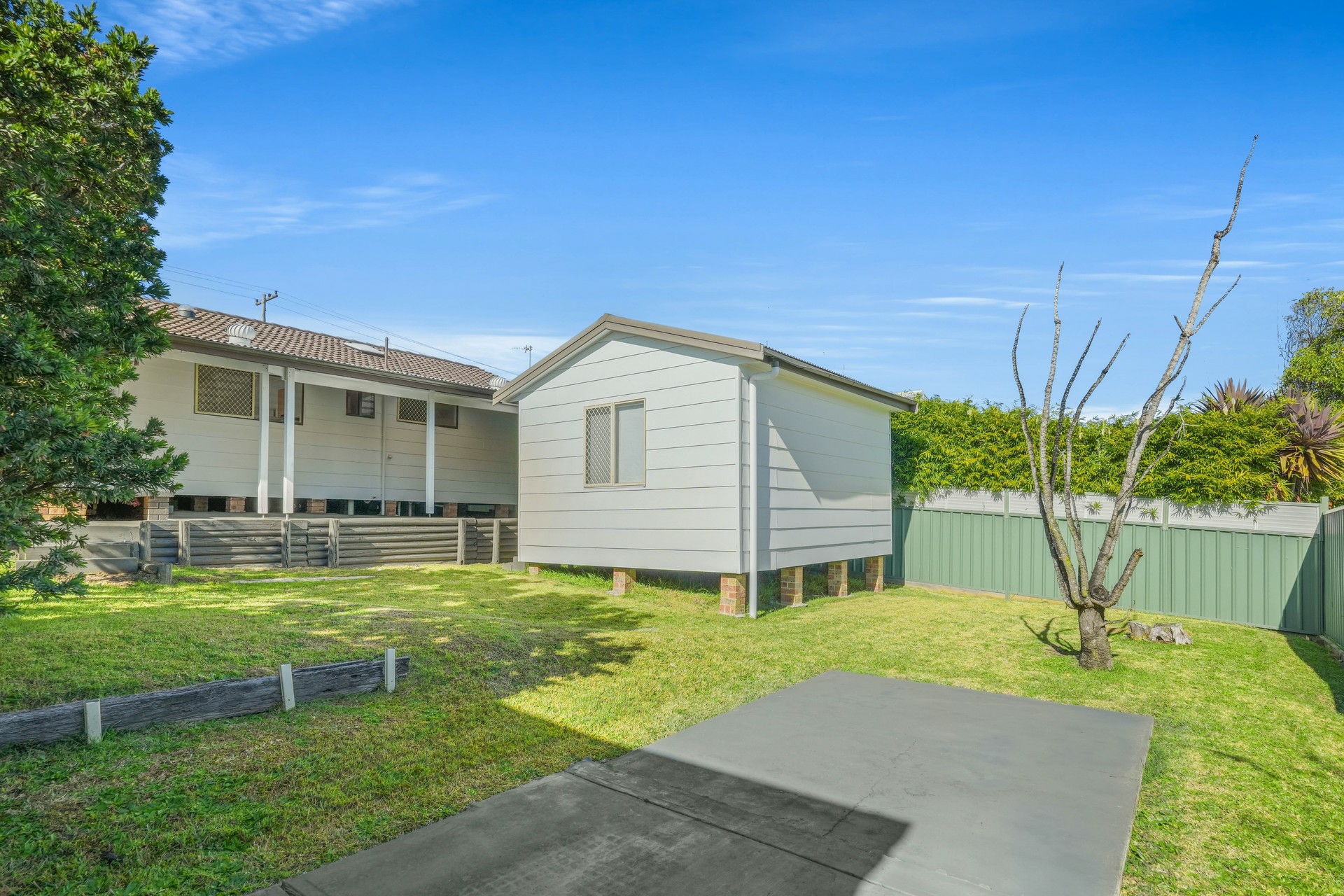 82 Lowanna Avenue, FORRESTERS BEACH
