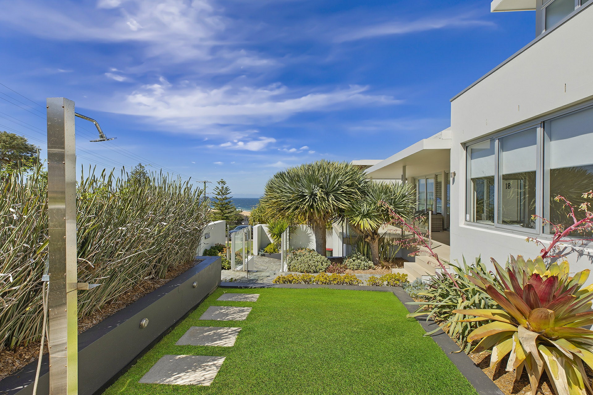 18 Dover Road, WAMBERAL