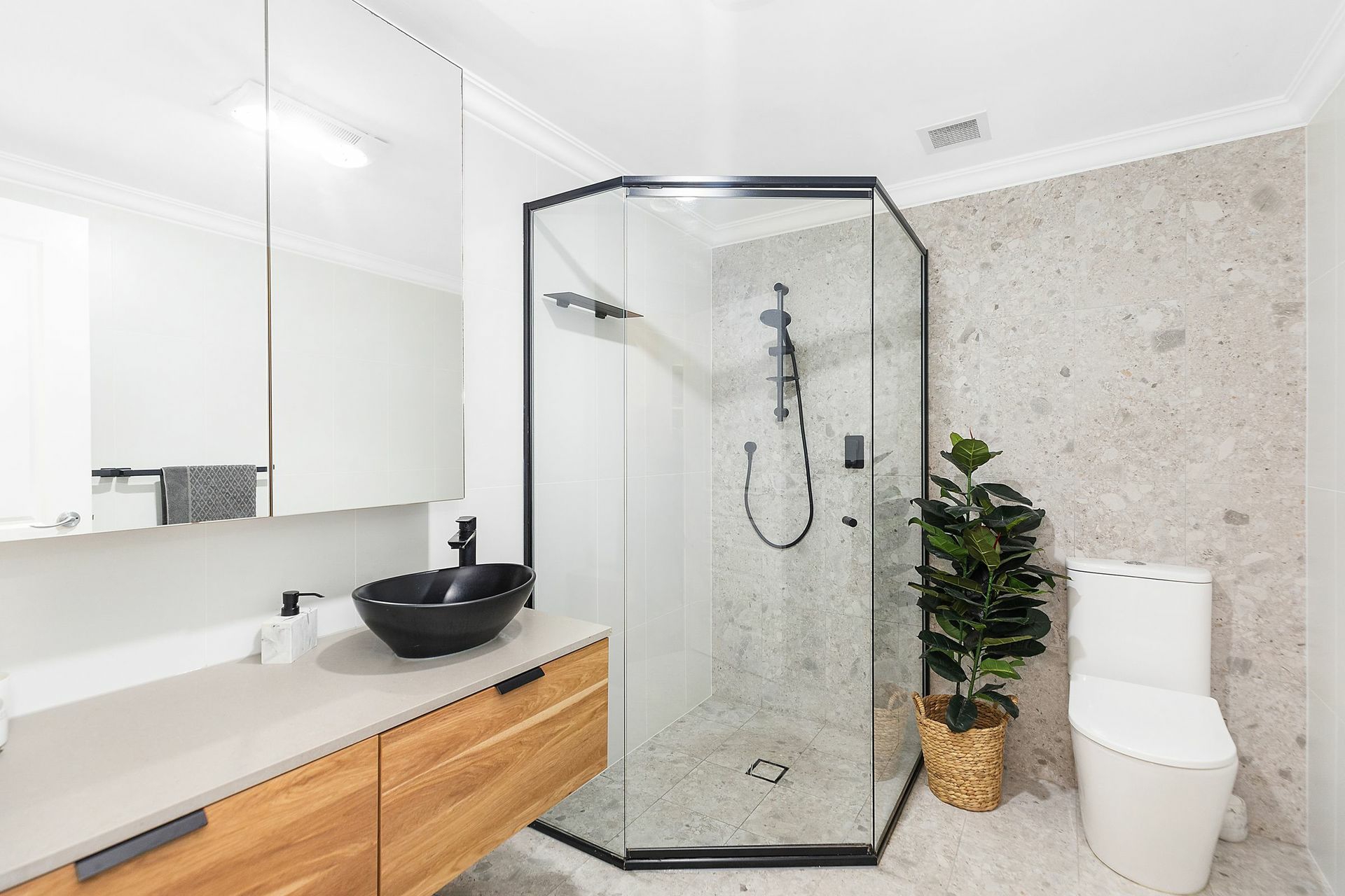 3/184-190 Terrigal Drive, TERRIGAL