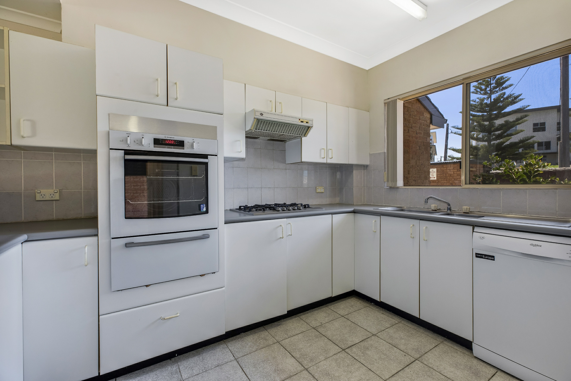 2/58 Ocean View Drive, WAMBERAL