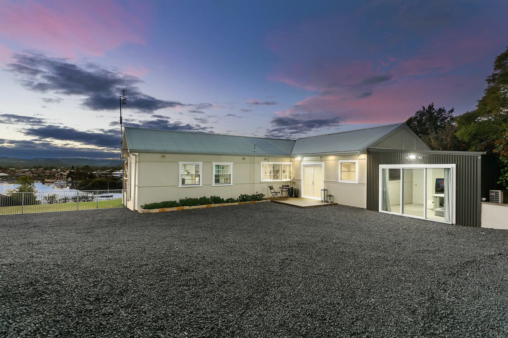 19 Empire Bay Drive, DALEYS POINT