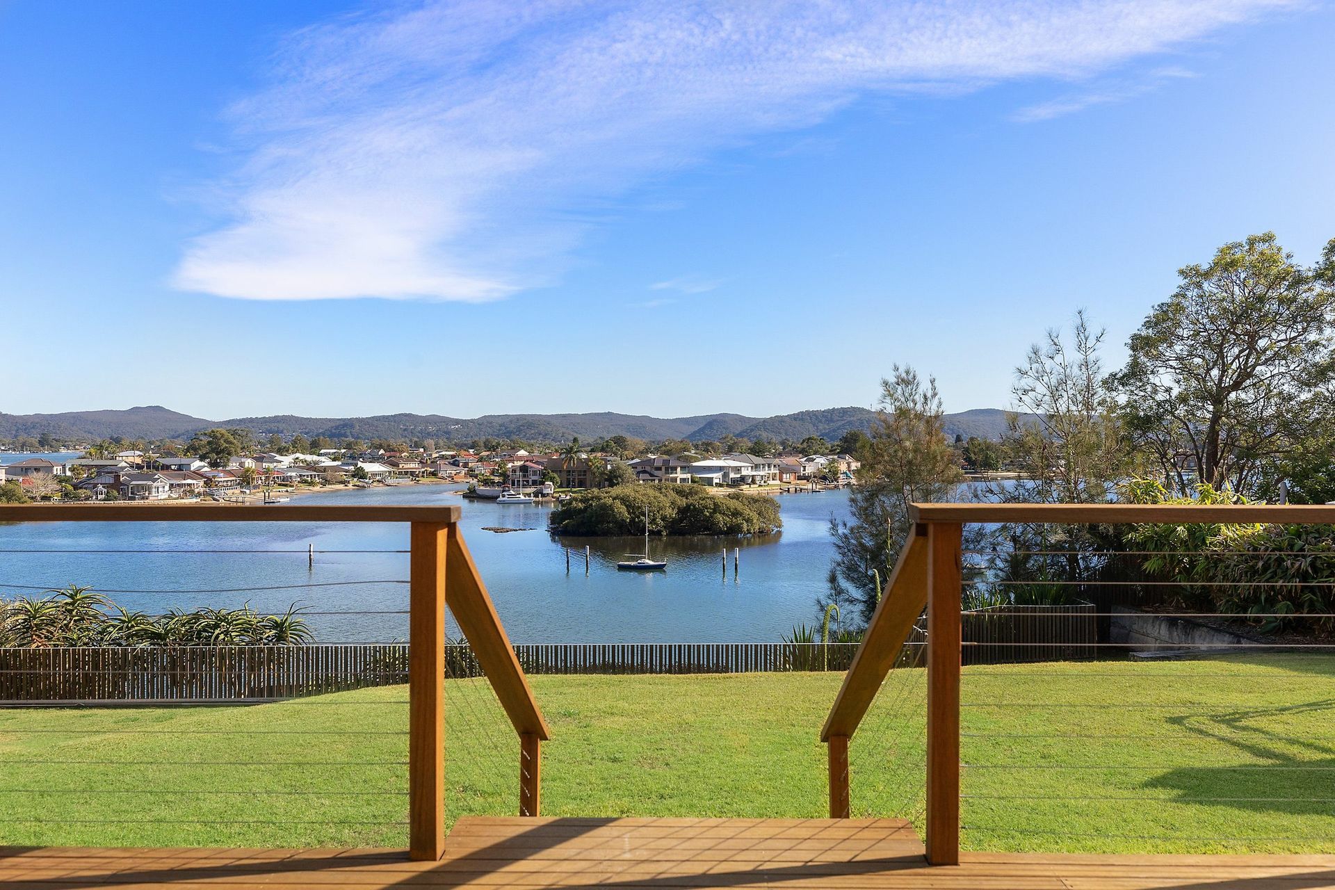 19 Empire Bay Drive, DALEYS POINT