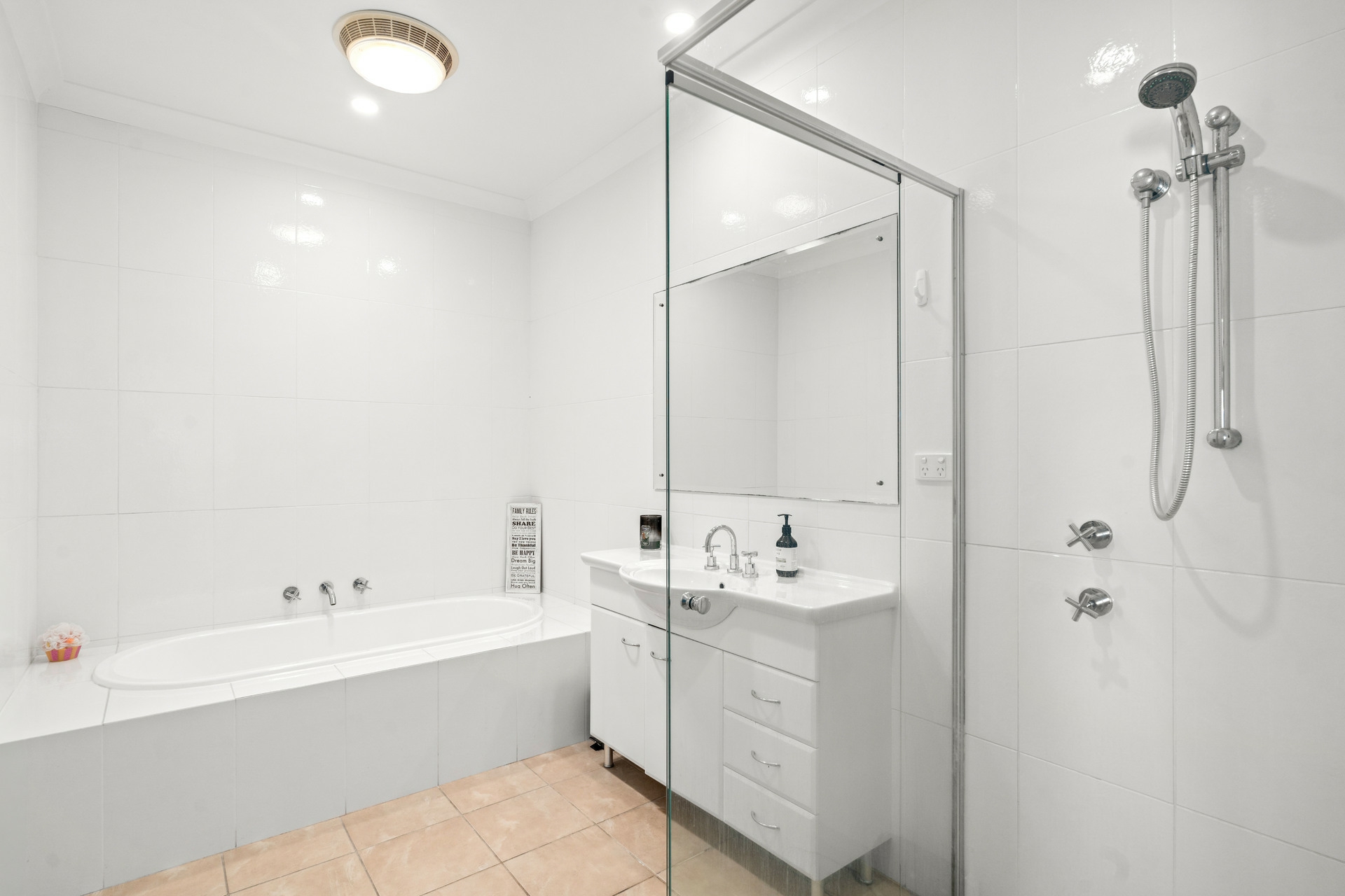 27/41-55 Terrigal Drive, TERRIGAL