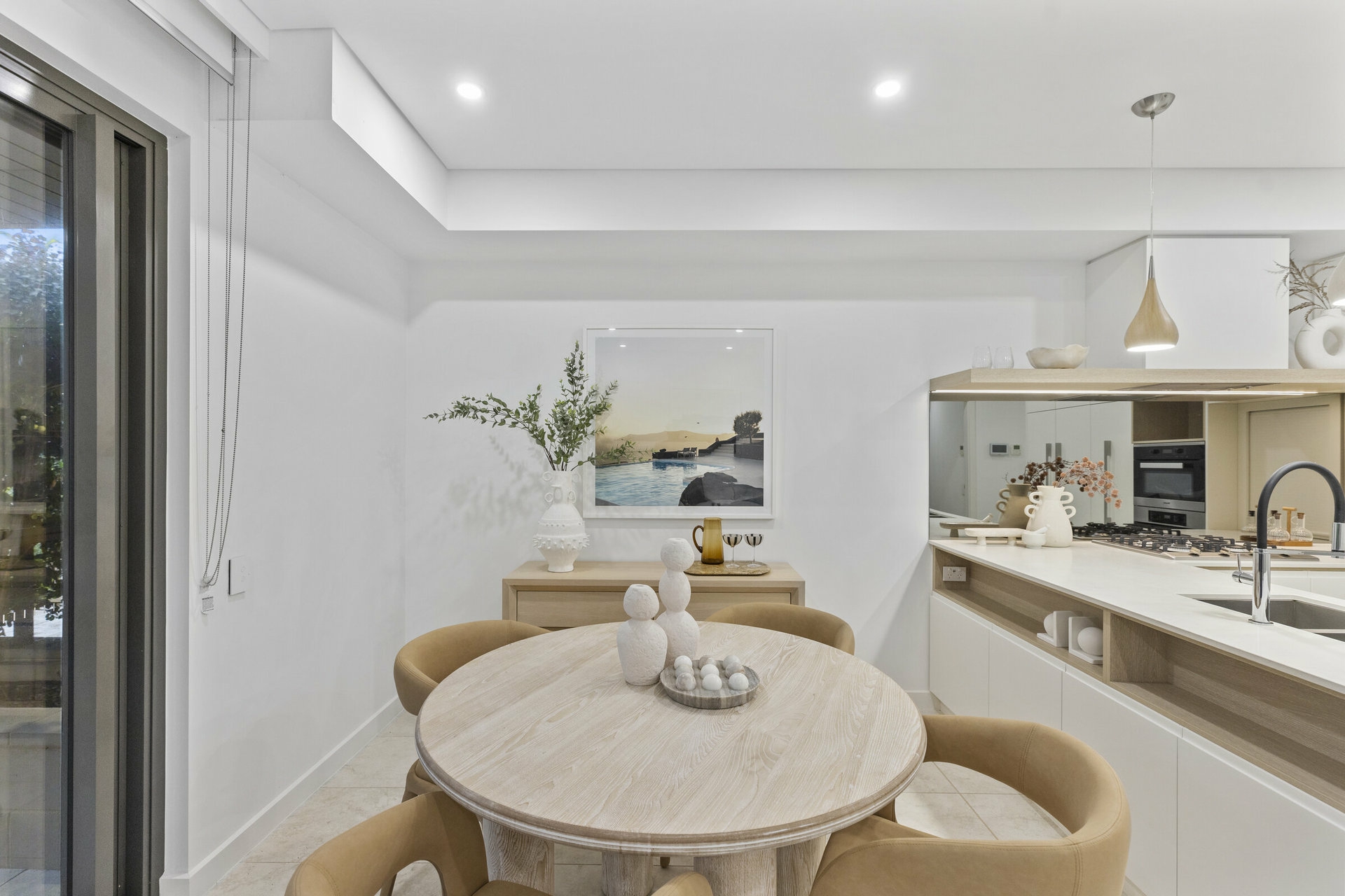 402/156D Terrigal Drive — photo 4 of 22